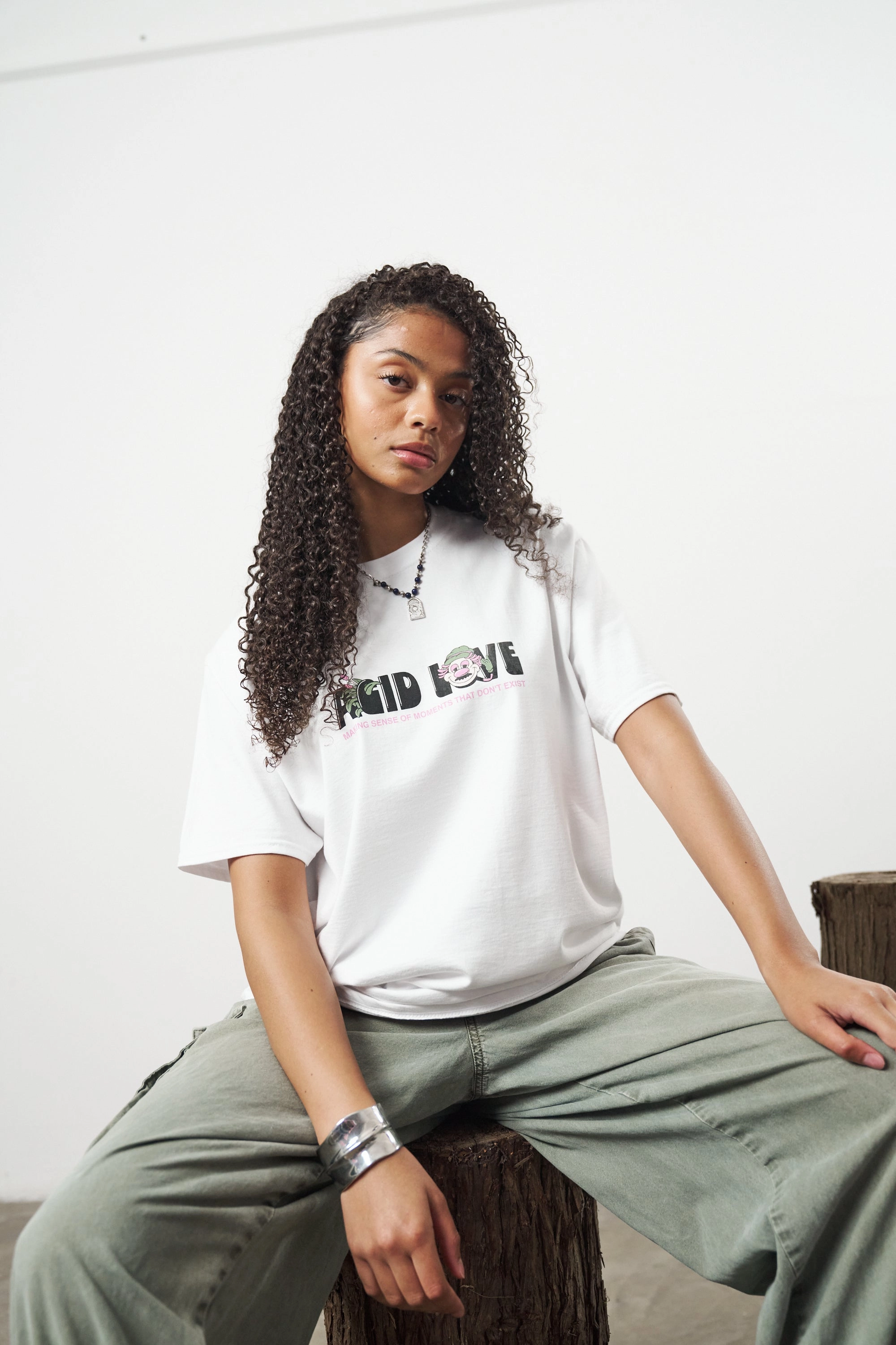SoftenedNeckline Acid Love 'Moments' Tee - White