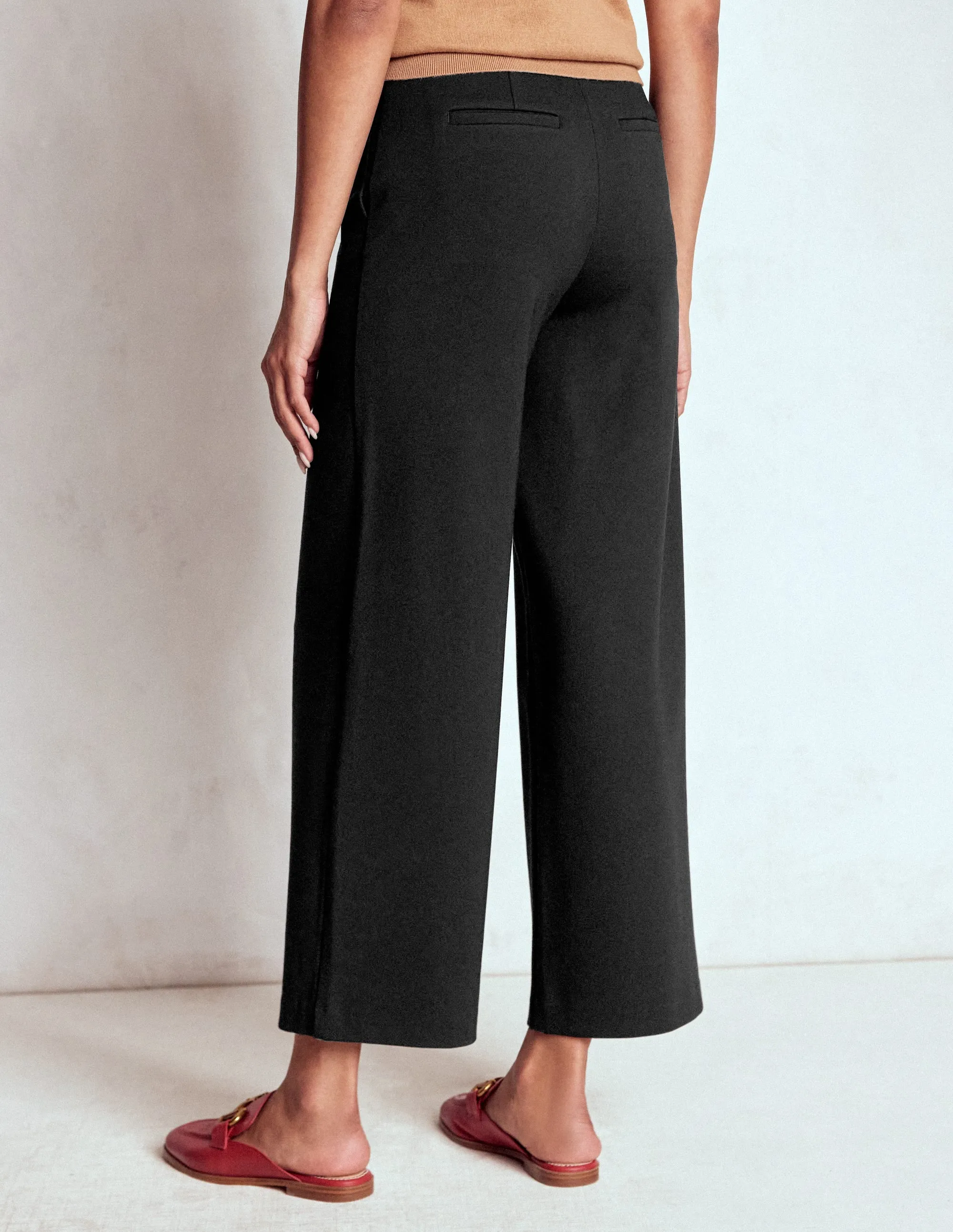 Timeless Appeal Unisex style Belgravia Ponte Crop Trousers-BLACK