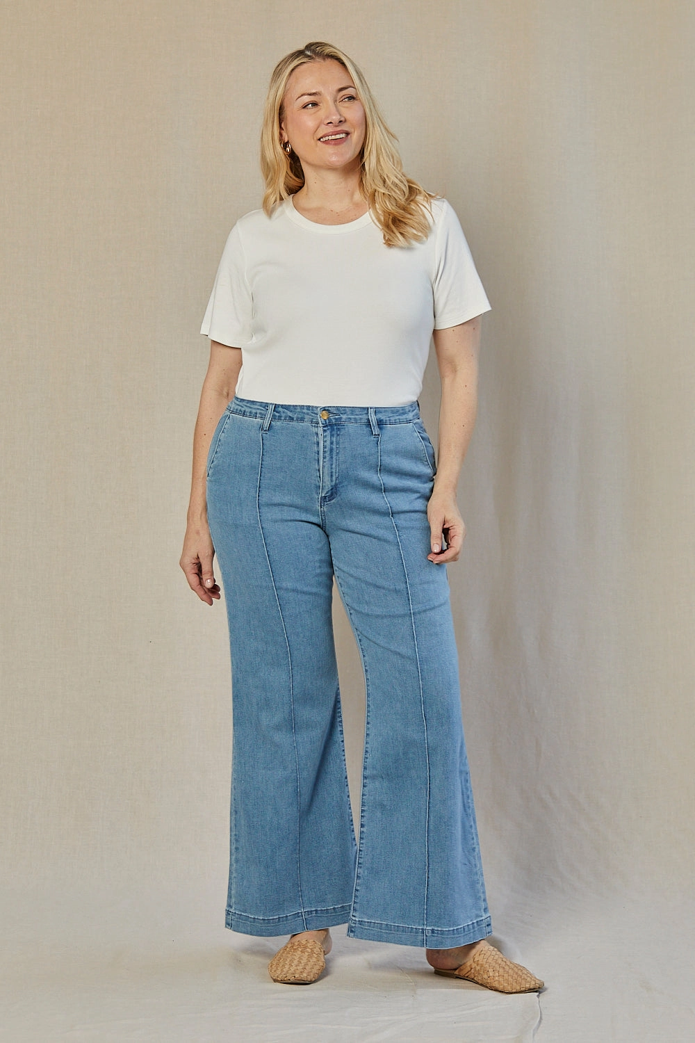 Traveler Gear Luxury Versatile Cut Adrift Denim Wide Leg Jeans in Light Wash