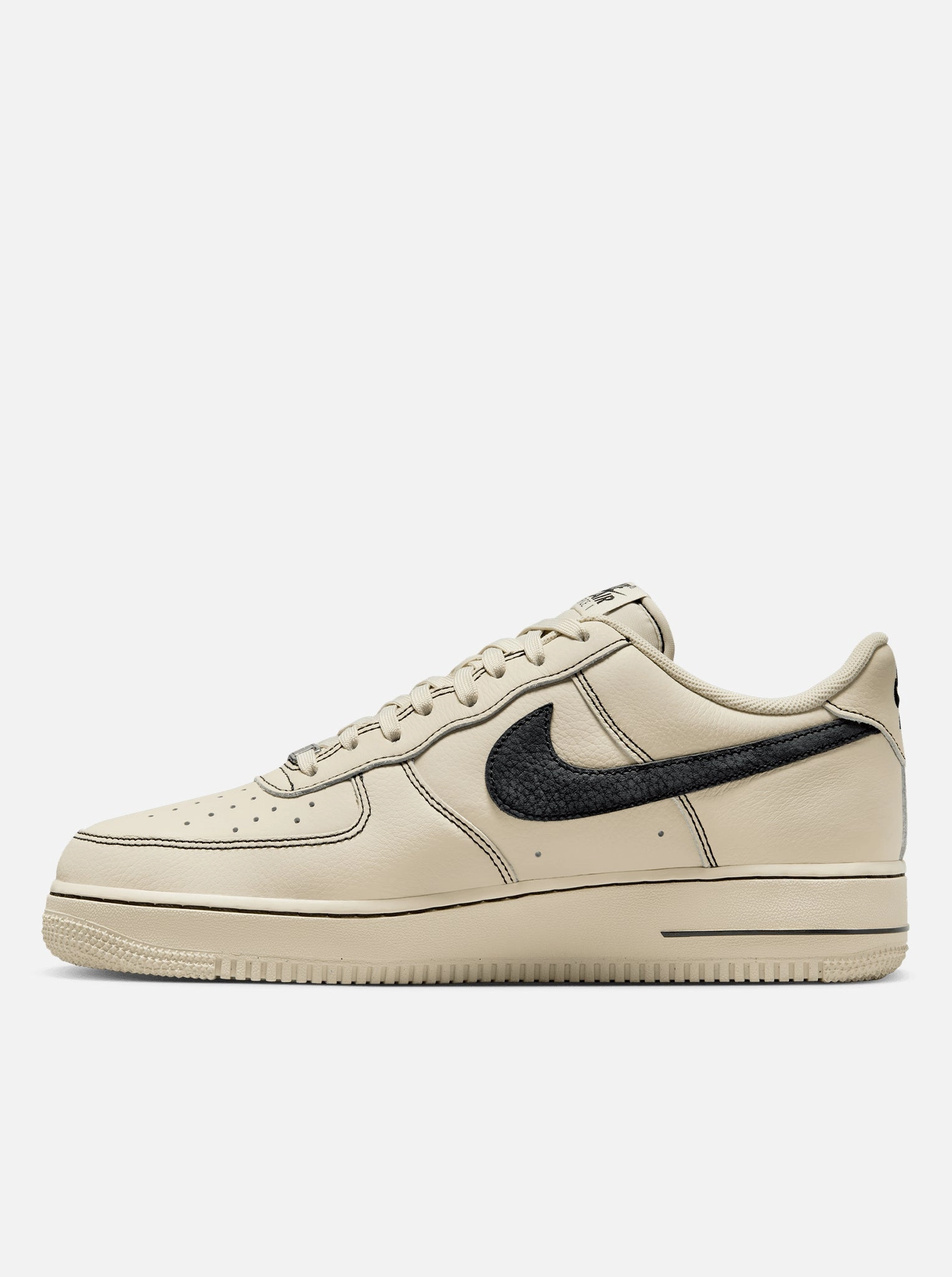 Stretchy Material Air Force 1 '07 LV8 Mens