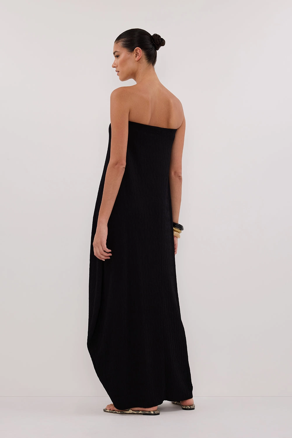 ALIAS BLACK TEXTURED KNIT STRAPLESS MIDI DRESS Loose Fit Minimalist Design