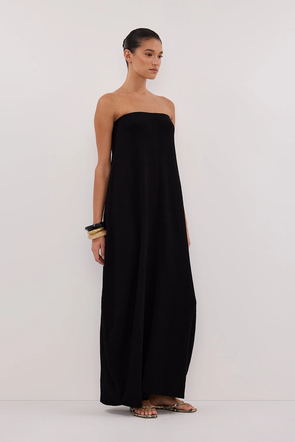 Versatile party outfit ALIAS BLACK TEXTURED KNIT STRAPLESS MIDI DRESS