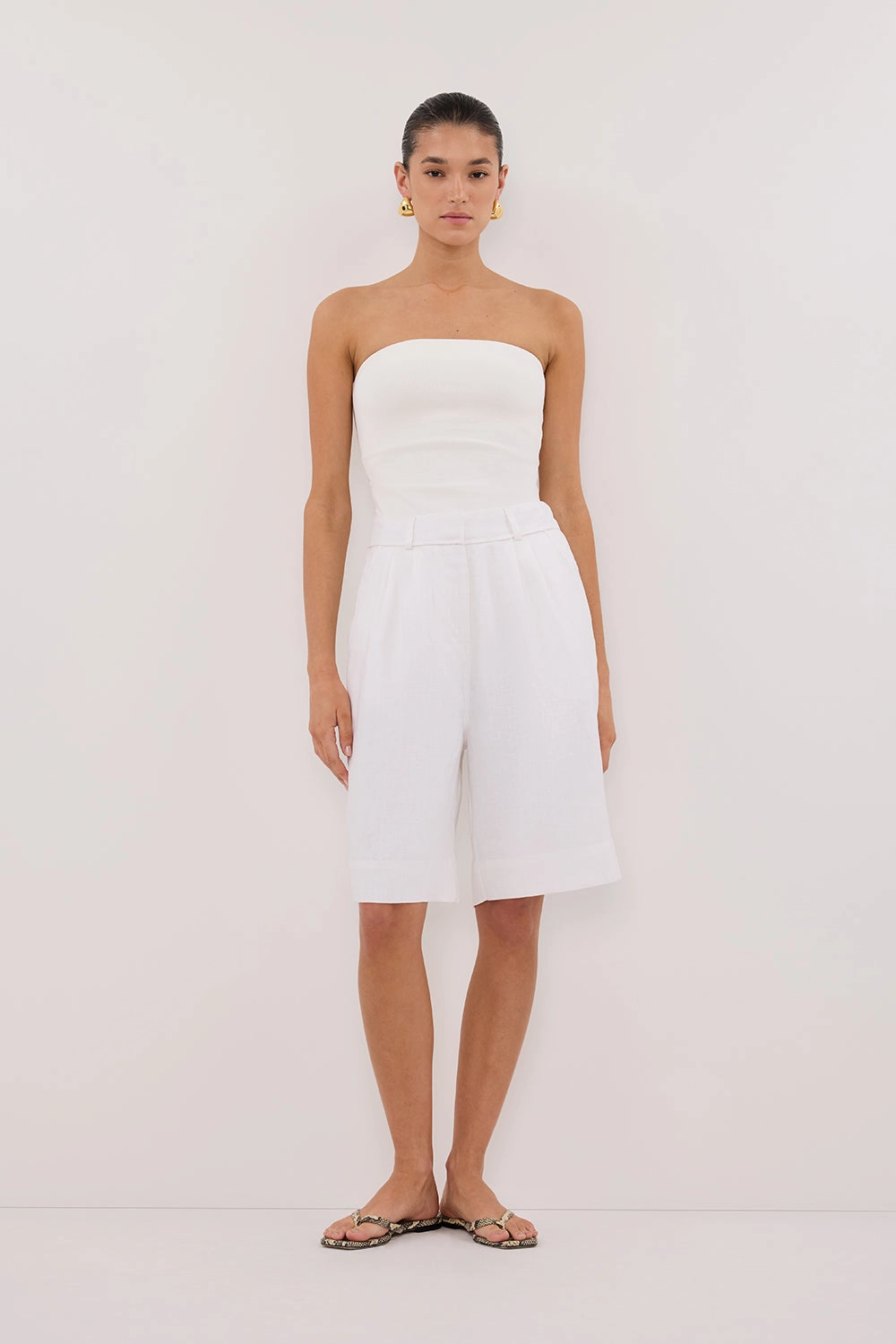 KAYLA WHITE LINEN BERMUDA SHORT Linen shorts Versatile Layering Capability