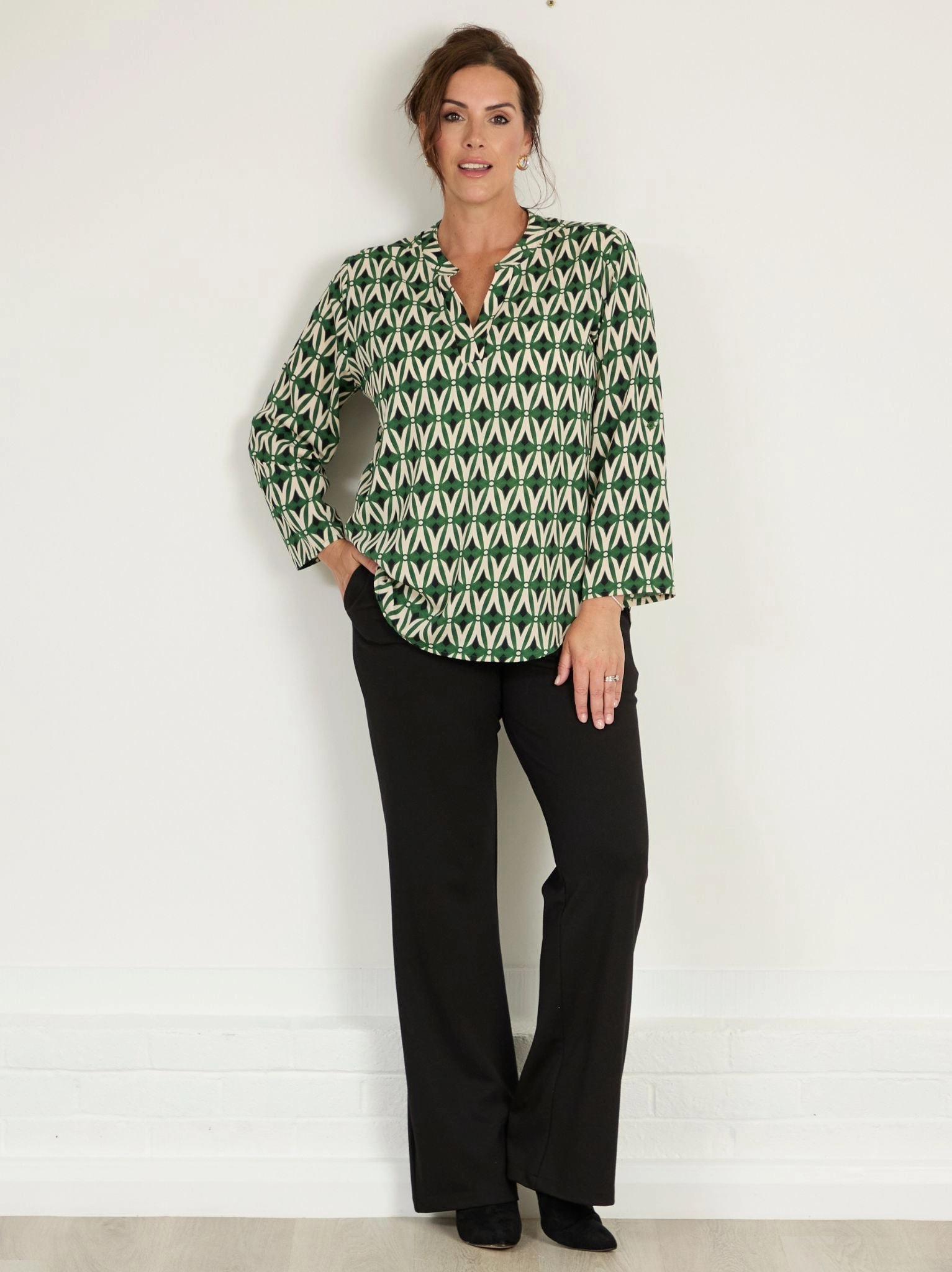 Amelia Crepe Top - Green/Black Rubberized grip