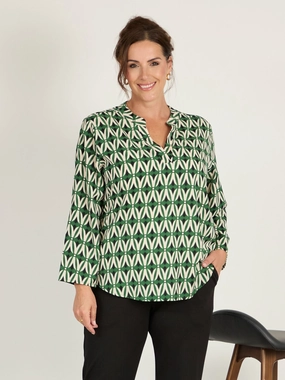 Temperature Regulating Fibers Amelia Crepe Top - Green/Black