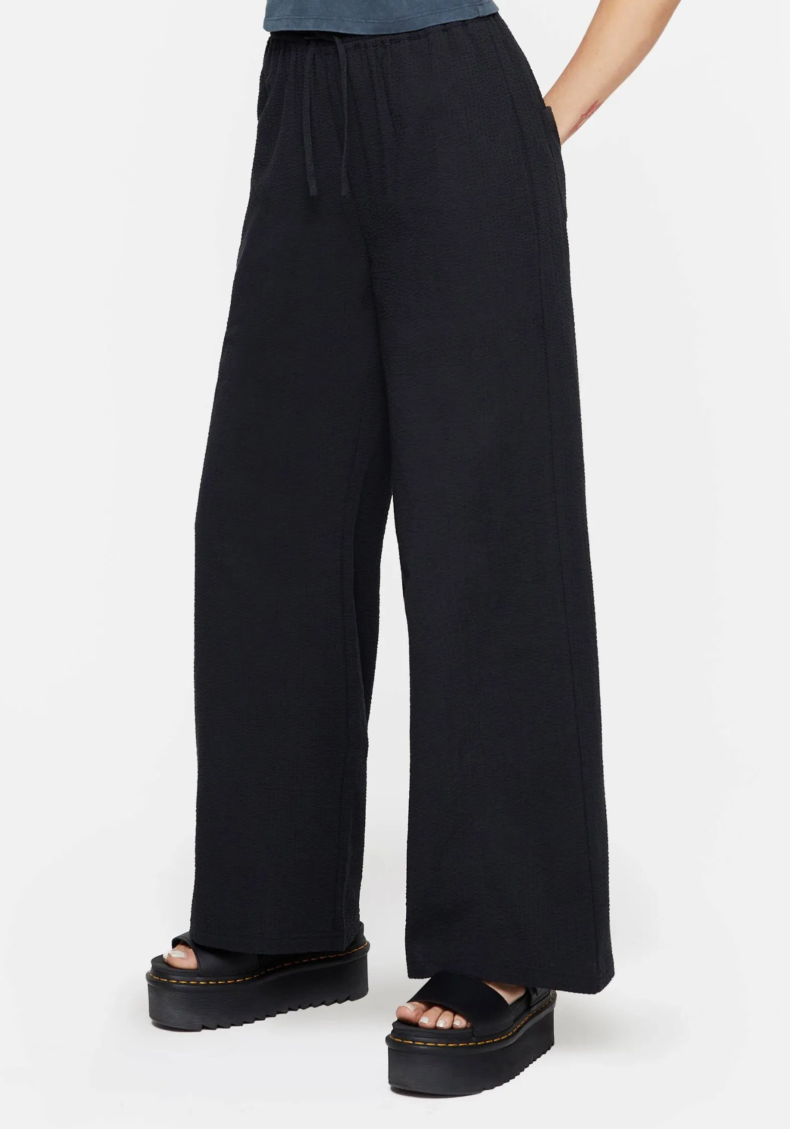 Rian Seersucker Straight Leg Trousers Slim Silhouette