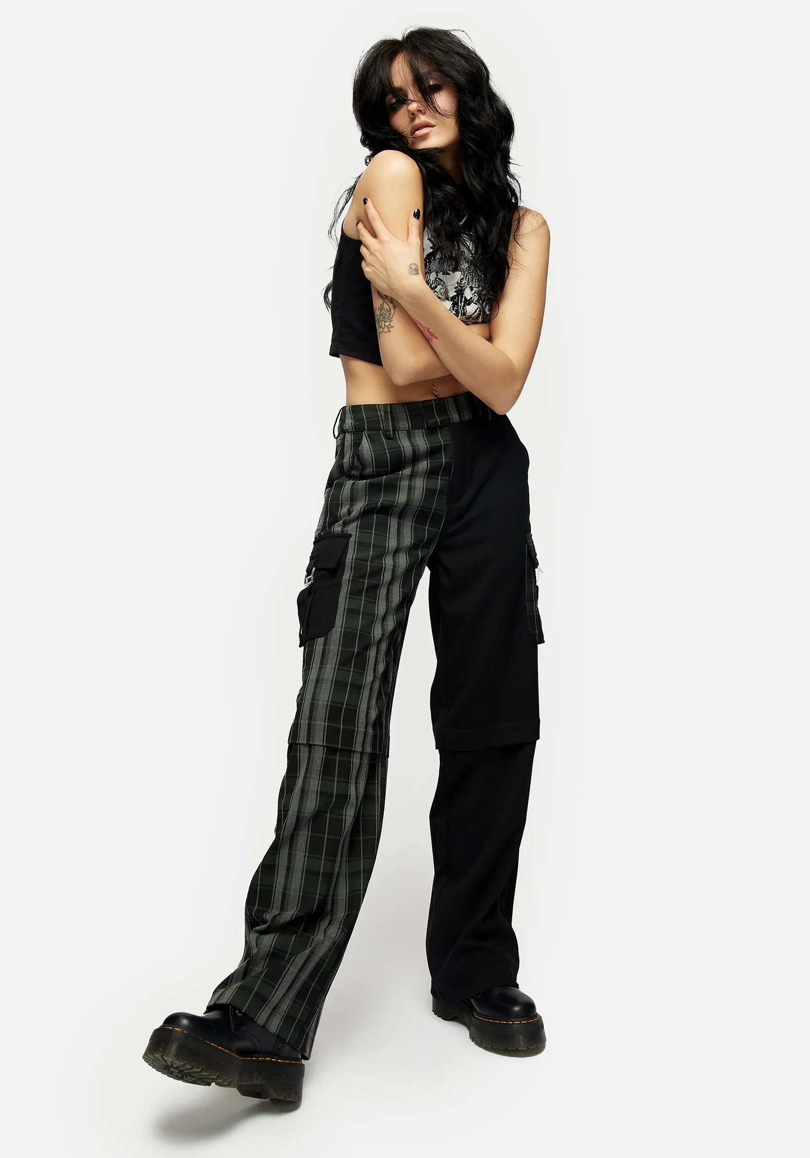 Roomy Shape Checkmate Cargo Pant