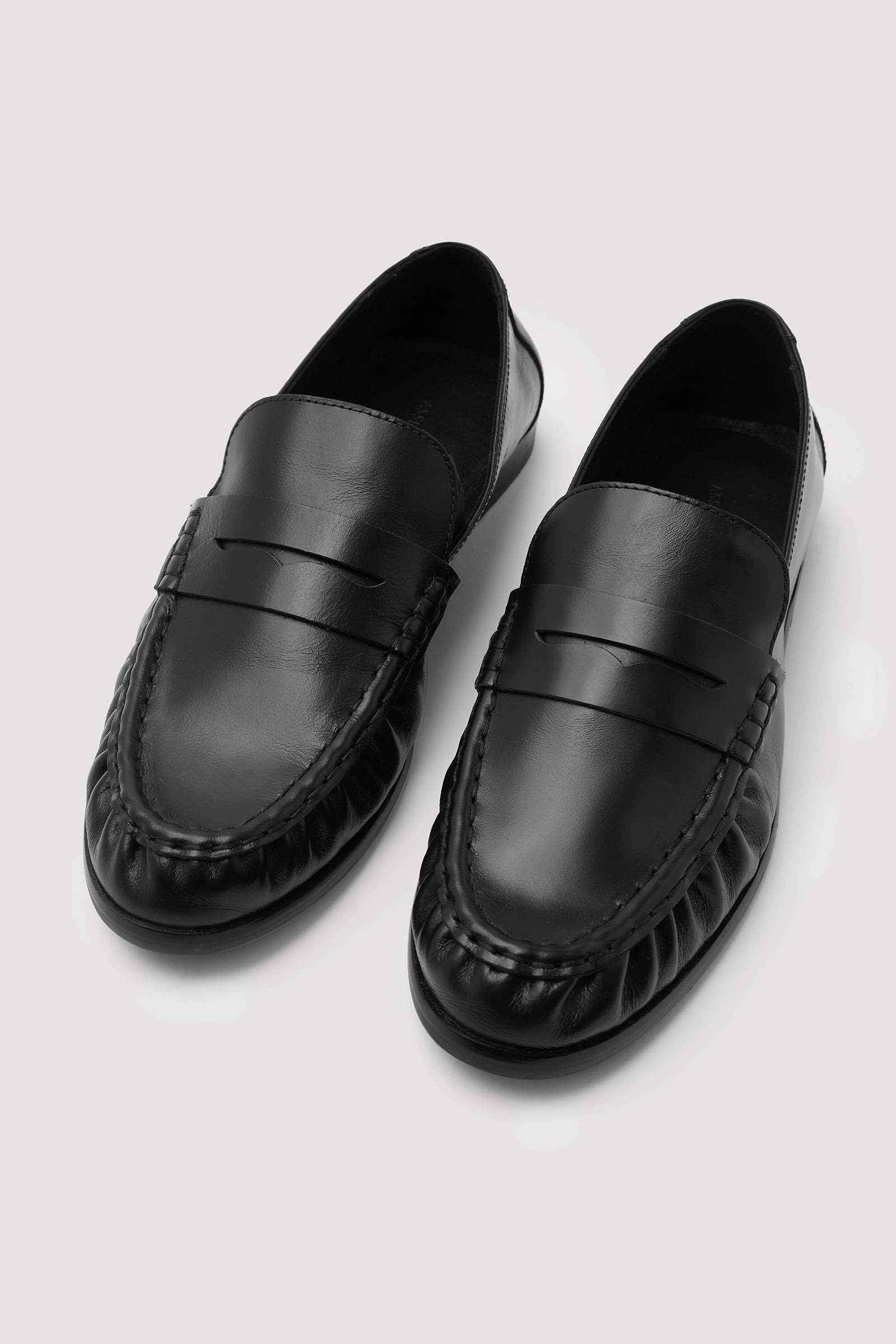 Harbor Glow Avenue Leather Loafer