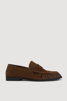 Slip On Style Versatile Construction Avenue Suede Loafer