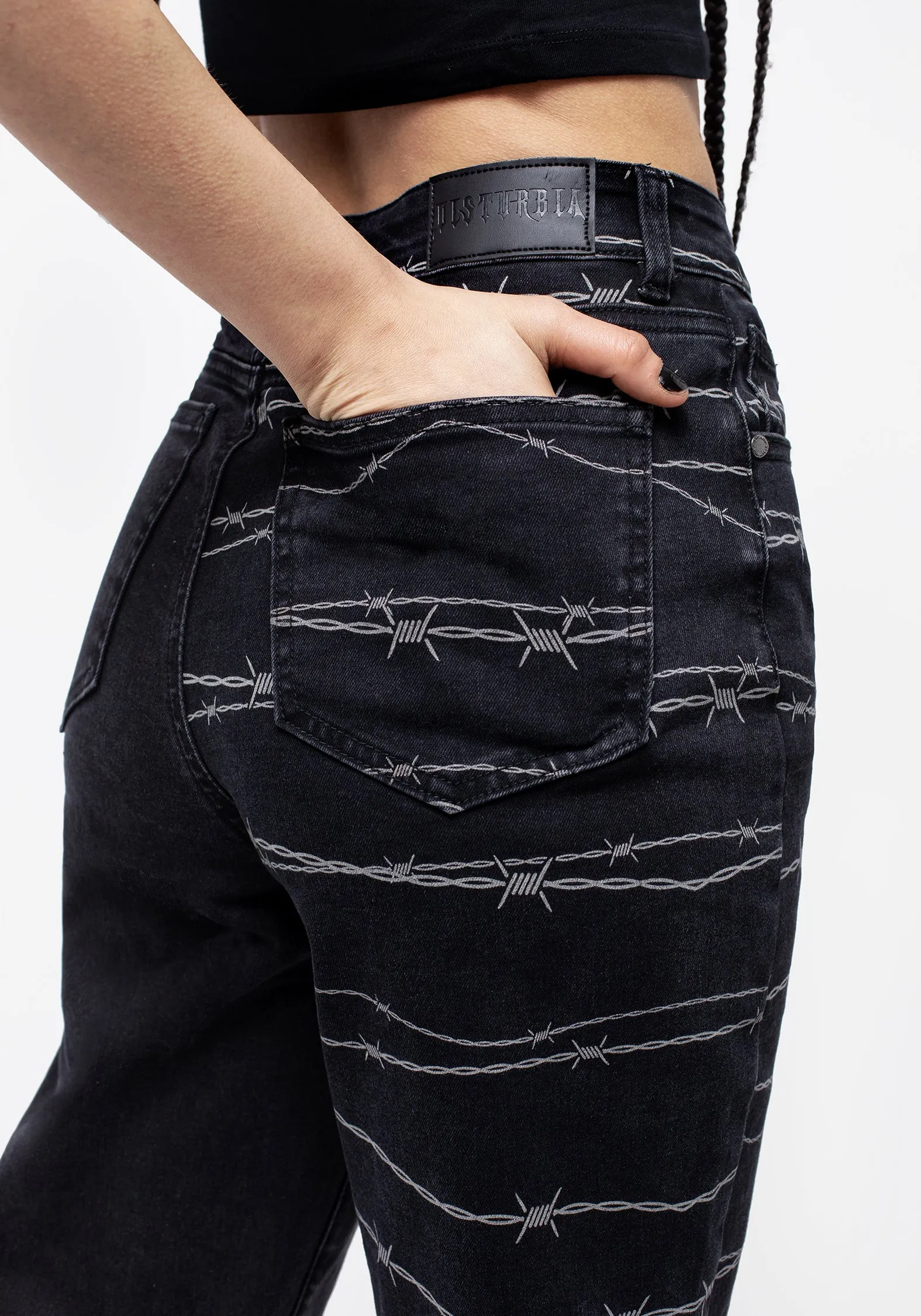 Classic Weekend Getaway Anti Static Treatment Barbed Wire Spliced Mom Jeans