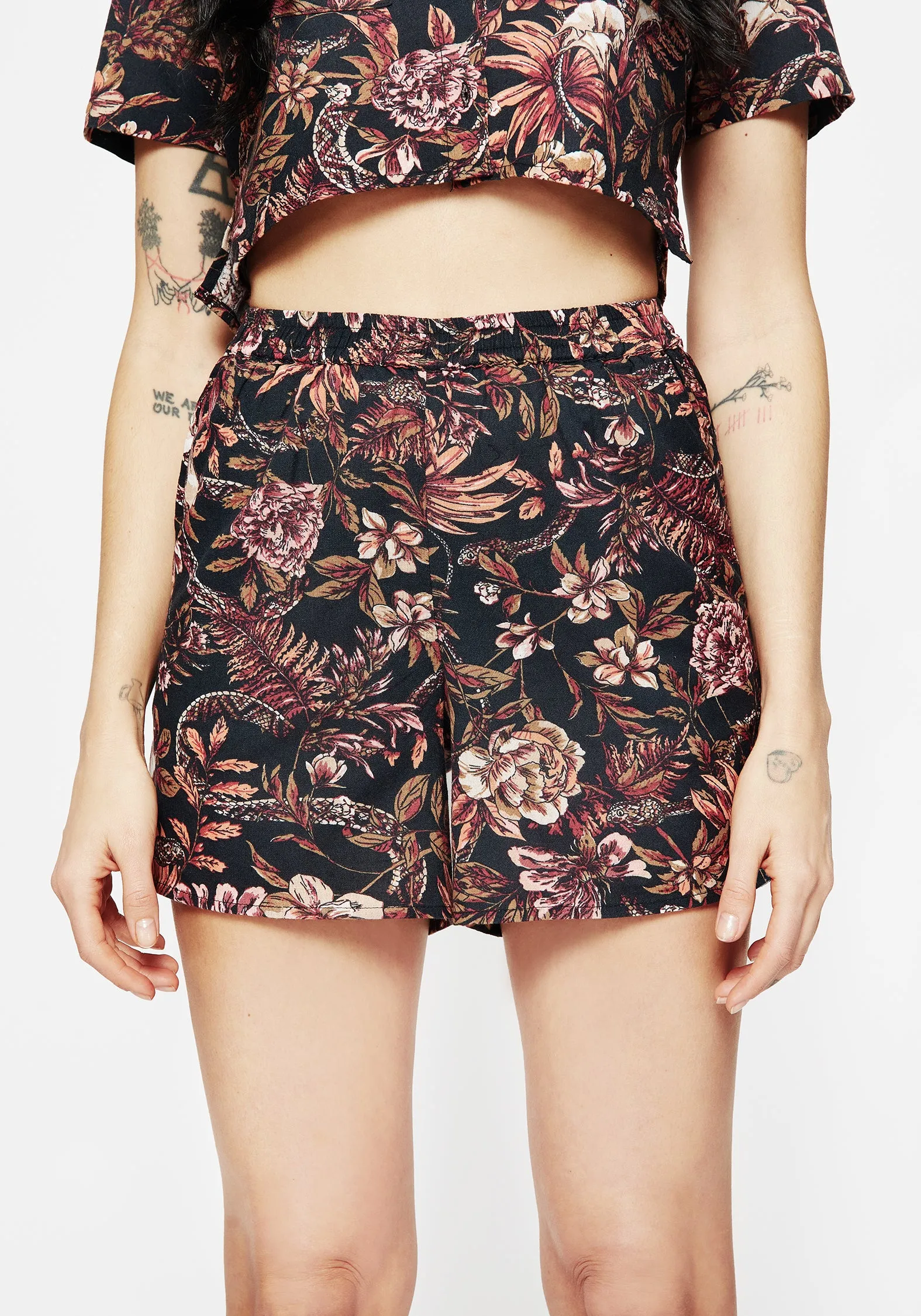 Slim Flex Bashe Cotton Floral Snake Print Shorts