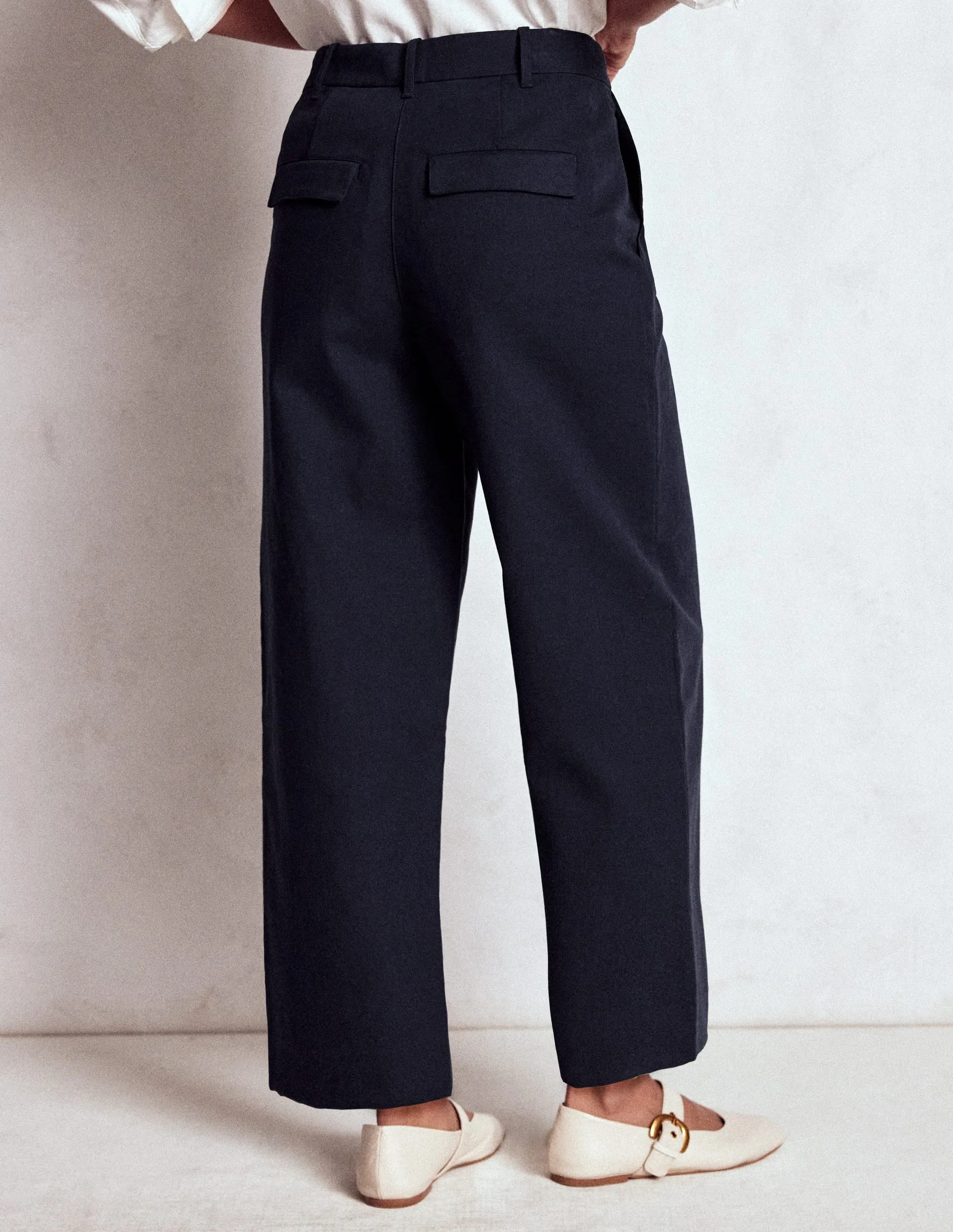 Erasable Logo Patch Outfit Staple Bloomsbury Cotton Trousers-NAVY