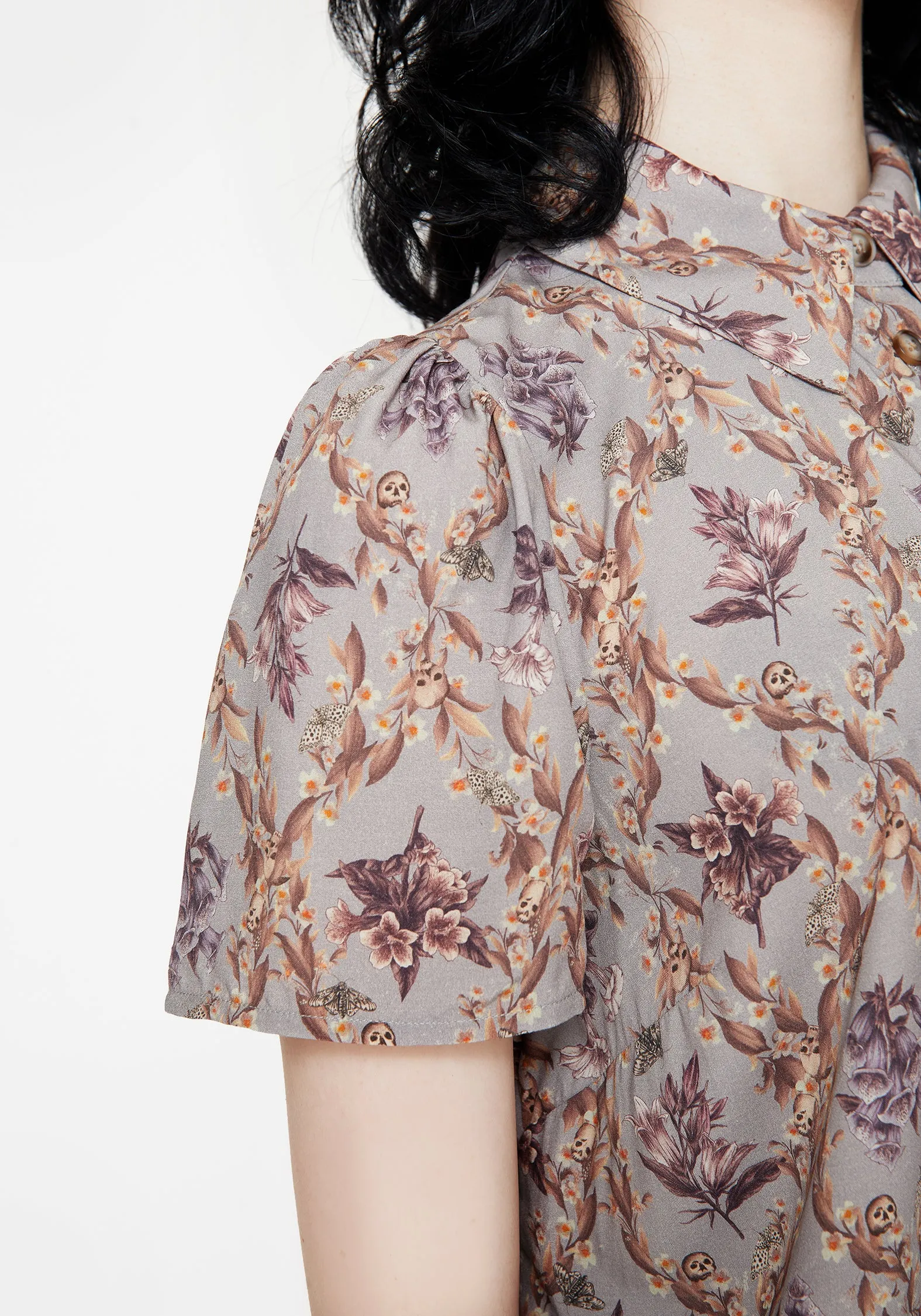 Layered Hemline Blossom Floral Tile Printed Cropped Button Up Shirt