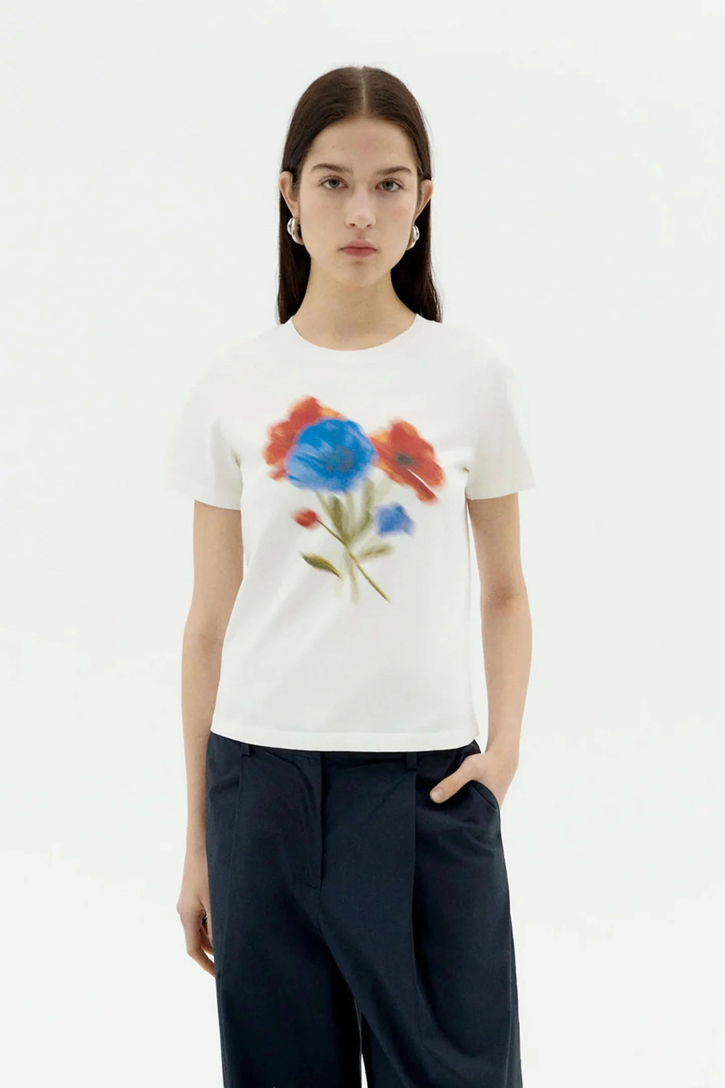 Blurry Flower Ida Short Sleeve Tee Adaptable