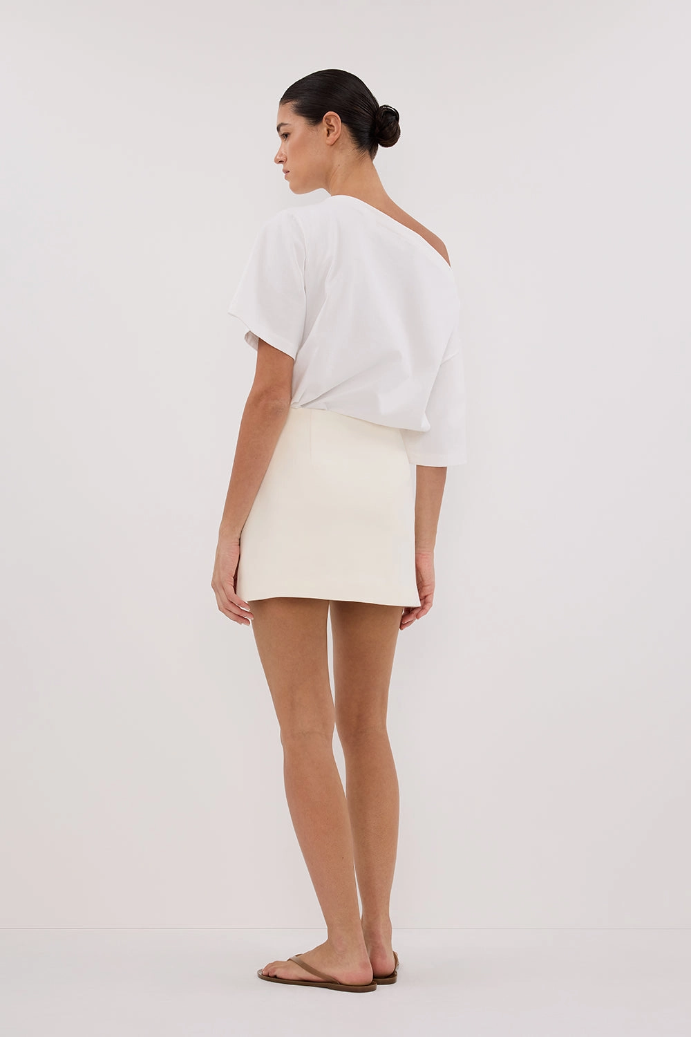 DEMI CREAM TAILORED SKORT Water Repellent Coating Stylish Look