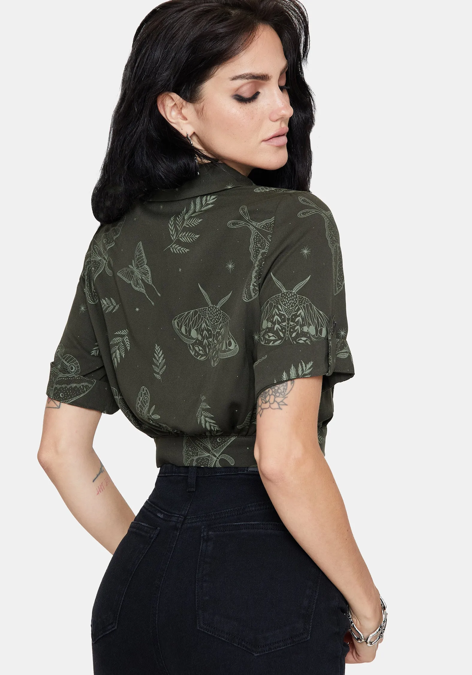 Weekend Casual Callopistria Moth Print Short Sleeve Crop Shirt - Green