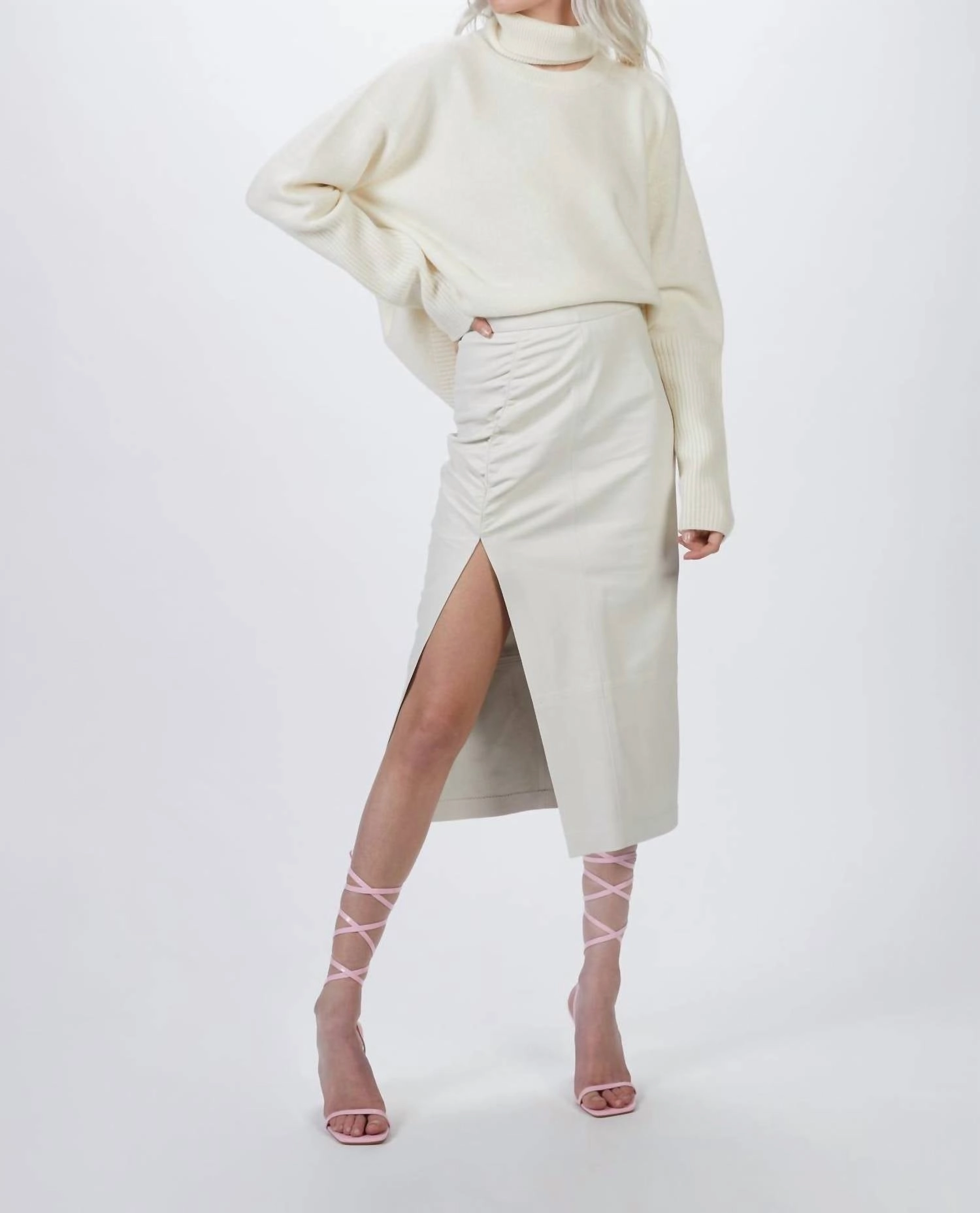 Cashmere Turtleneck Jumper In Off White Recycled Yarn Cozy Wear