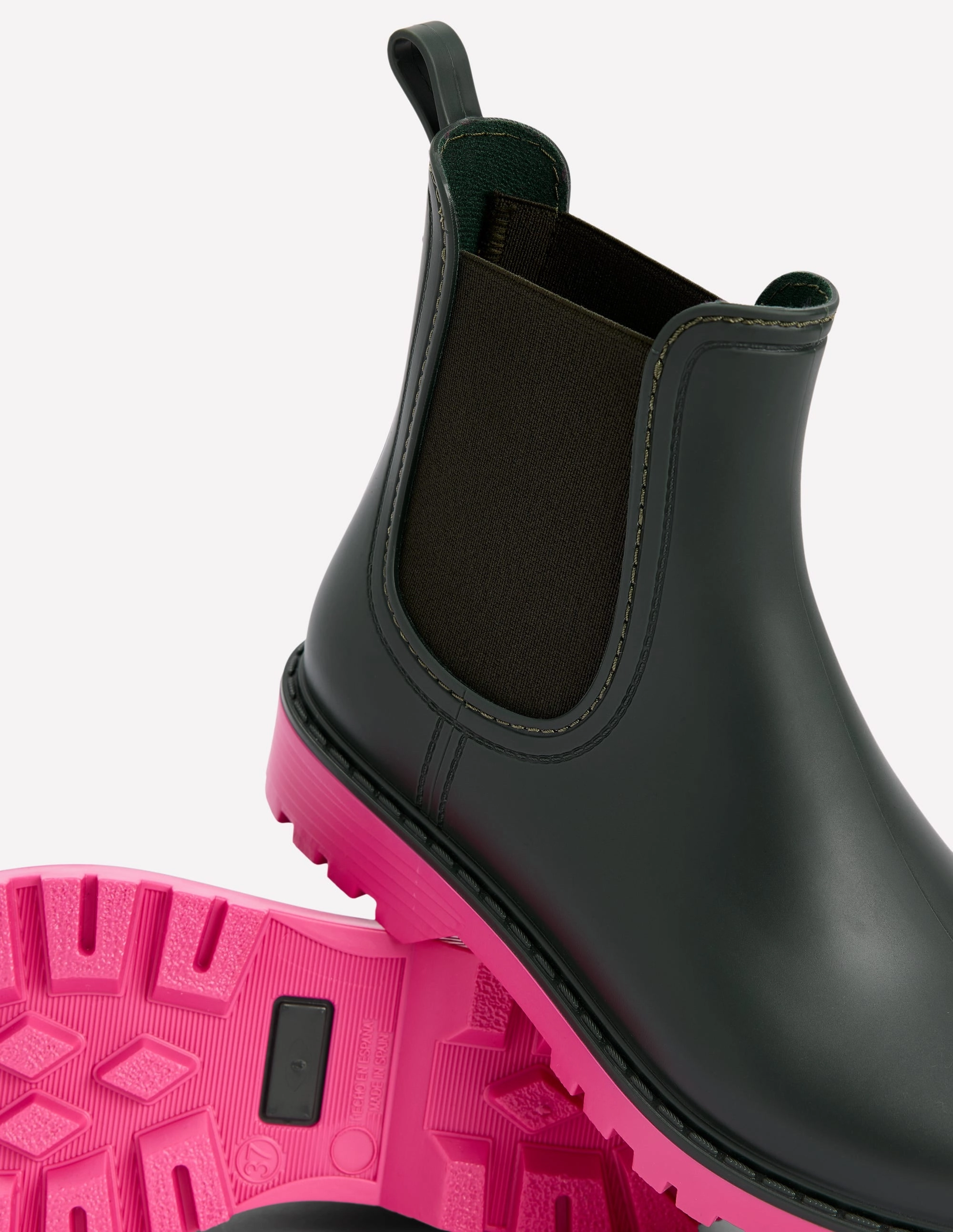 Chelsea Wellie Boots-Woodland Green Feather Light Outdoor Trek