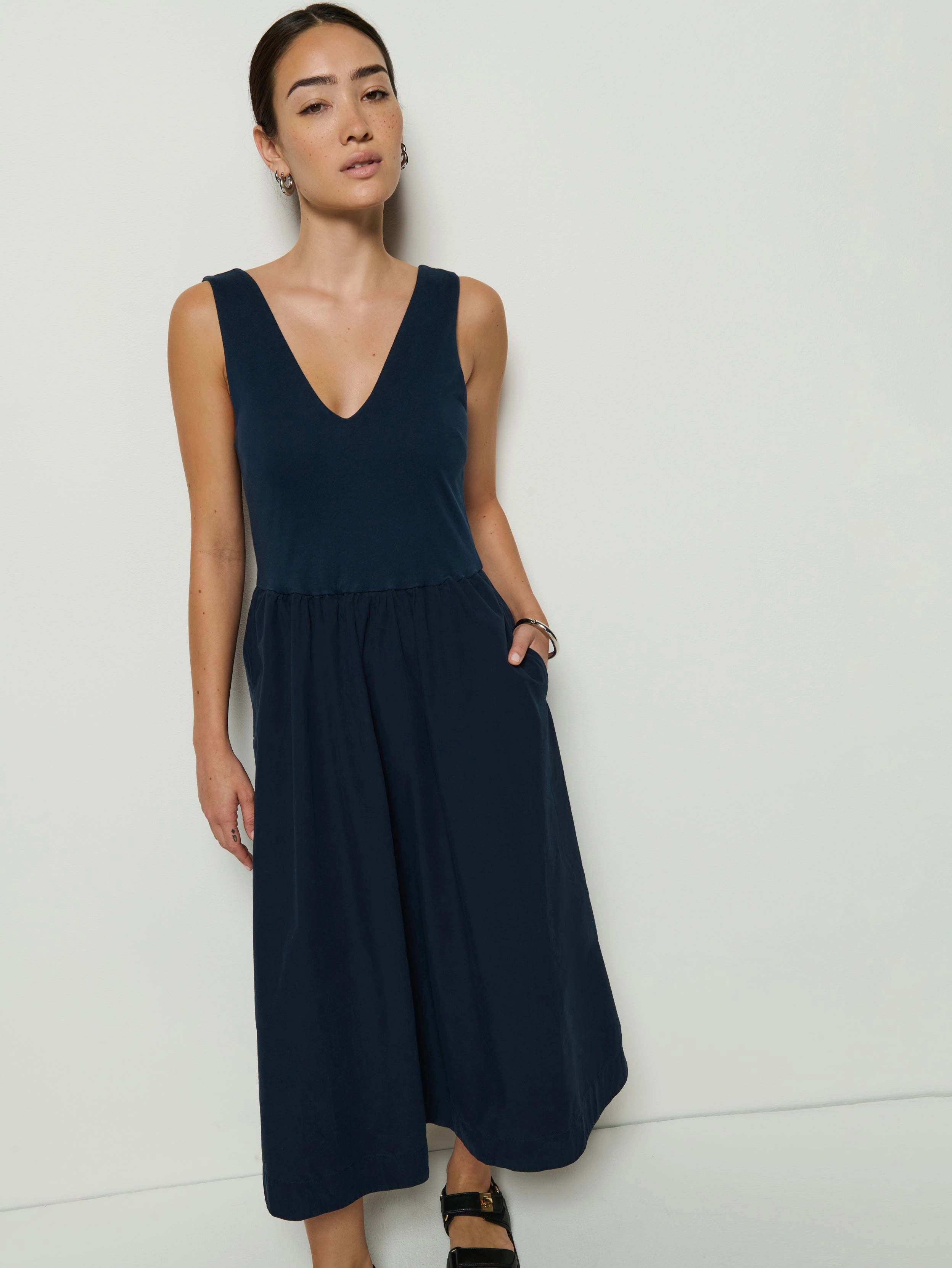 Bride Side Easy and Effortless Daria V-Neck Midi