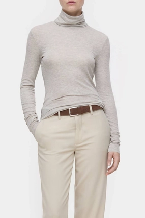 Wool Blend Turtleneck In Pearl Beige Seamless Construction Design Stylish Knit Layer