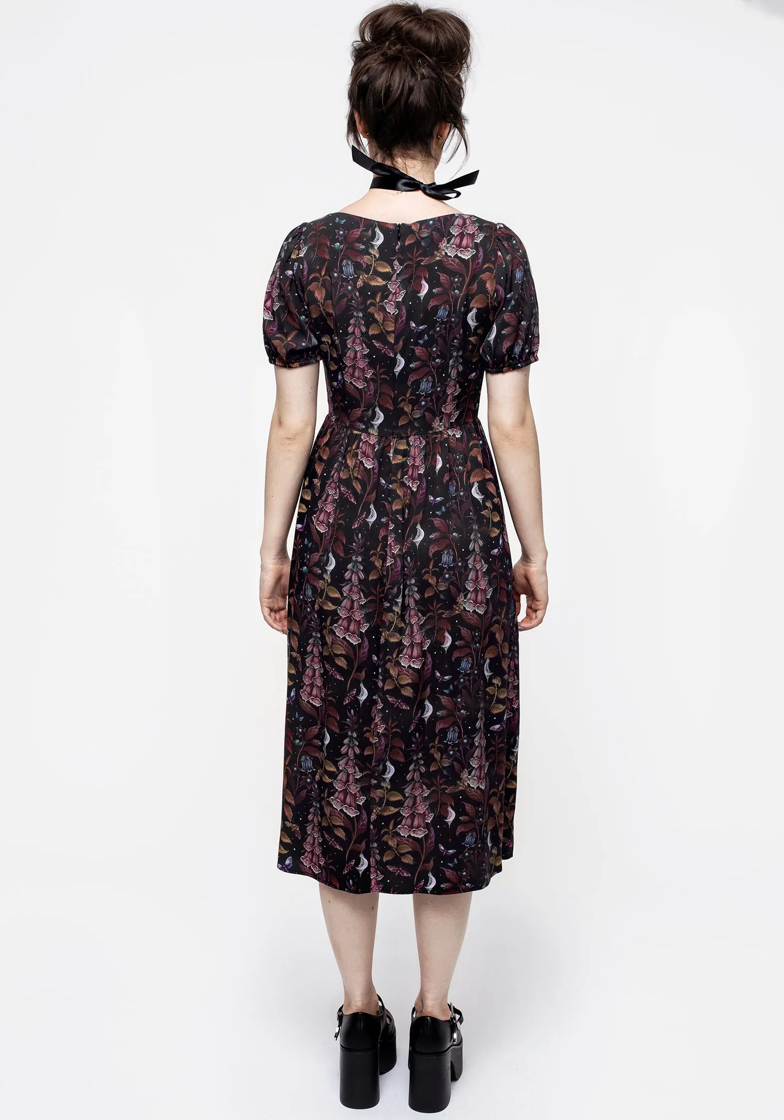 Minimalist-Trend Travel Style Foxglove Button Detail Midi Dress