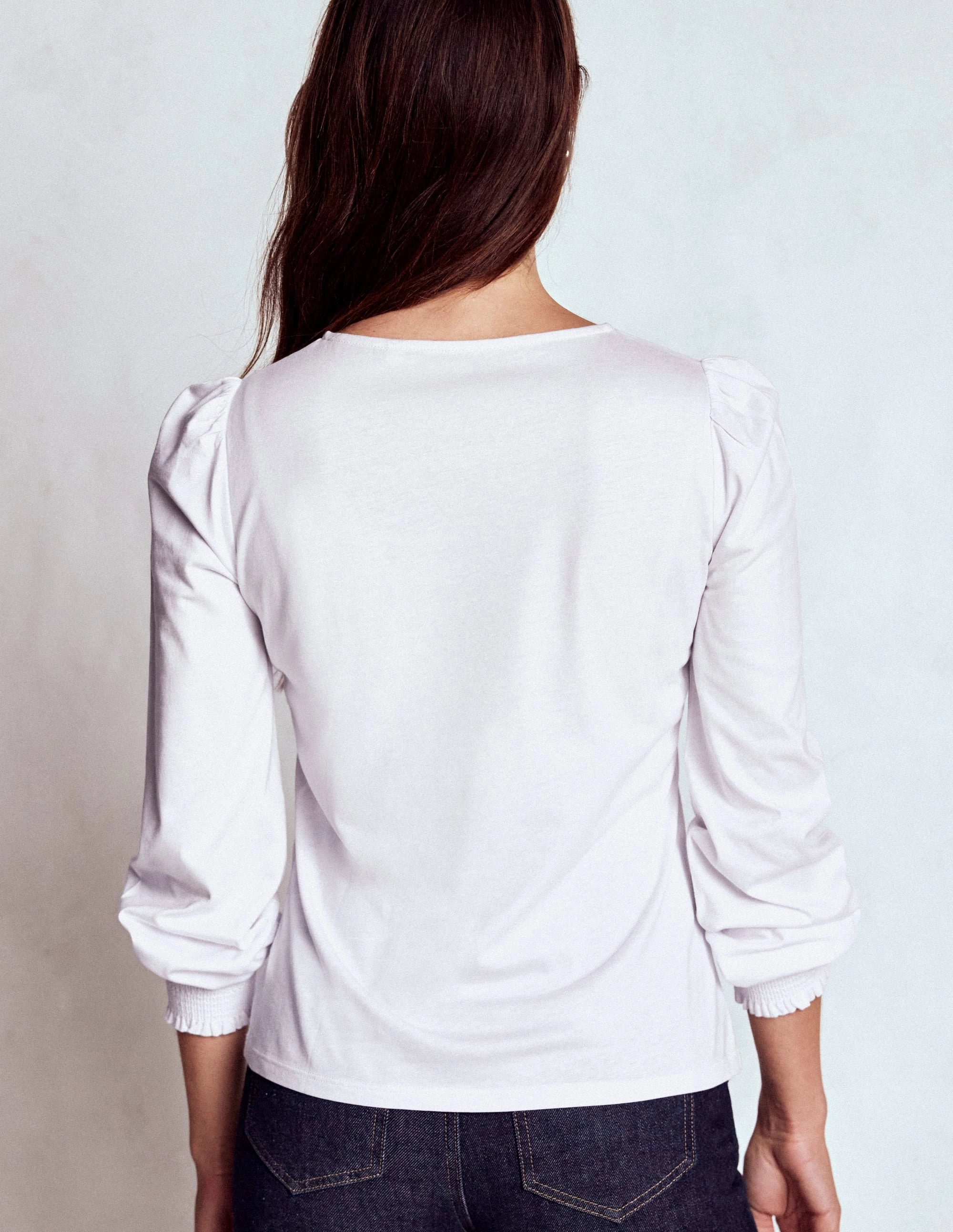 Breathable mesh Classic Look Smocked Cuff Supersoft Top-White