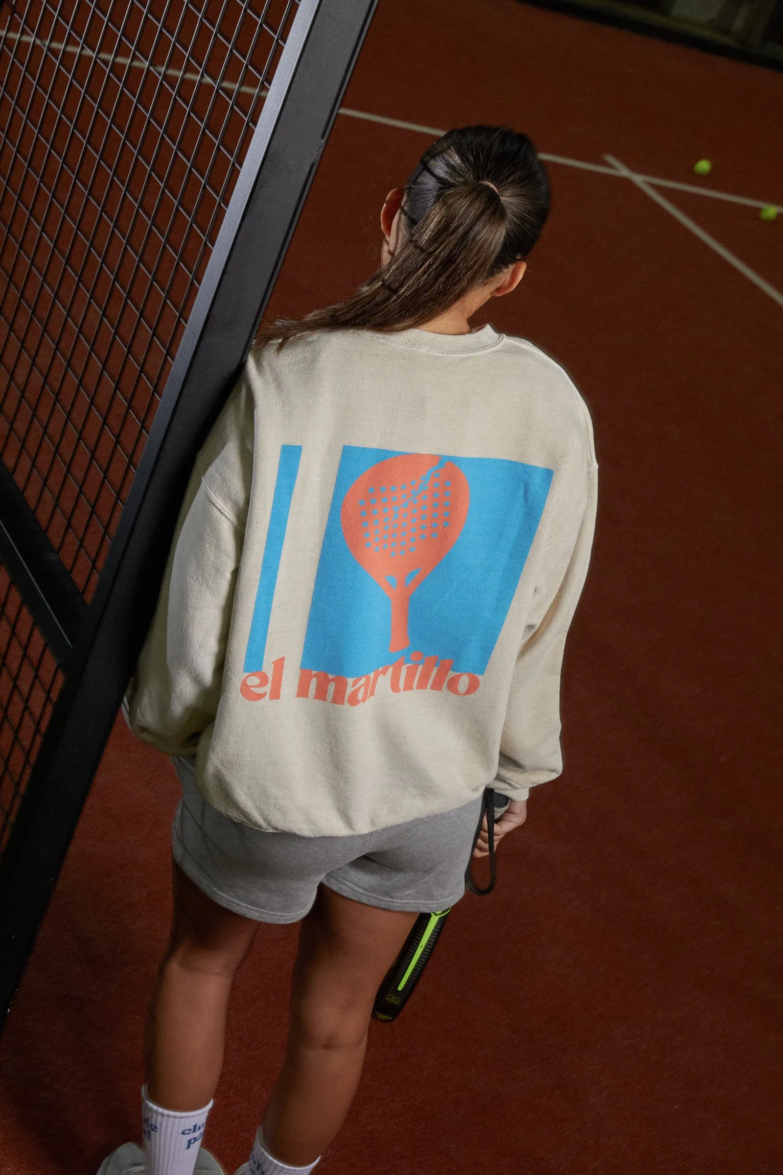 Club de Padel 'El Martillo 2.0' Vintage Washed Sweater - Cream Winter Day Comfort Fashion-Forward Look