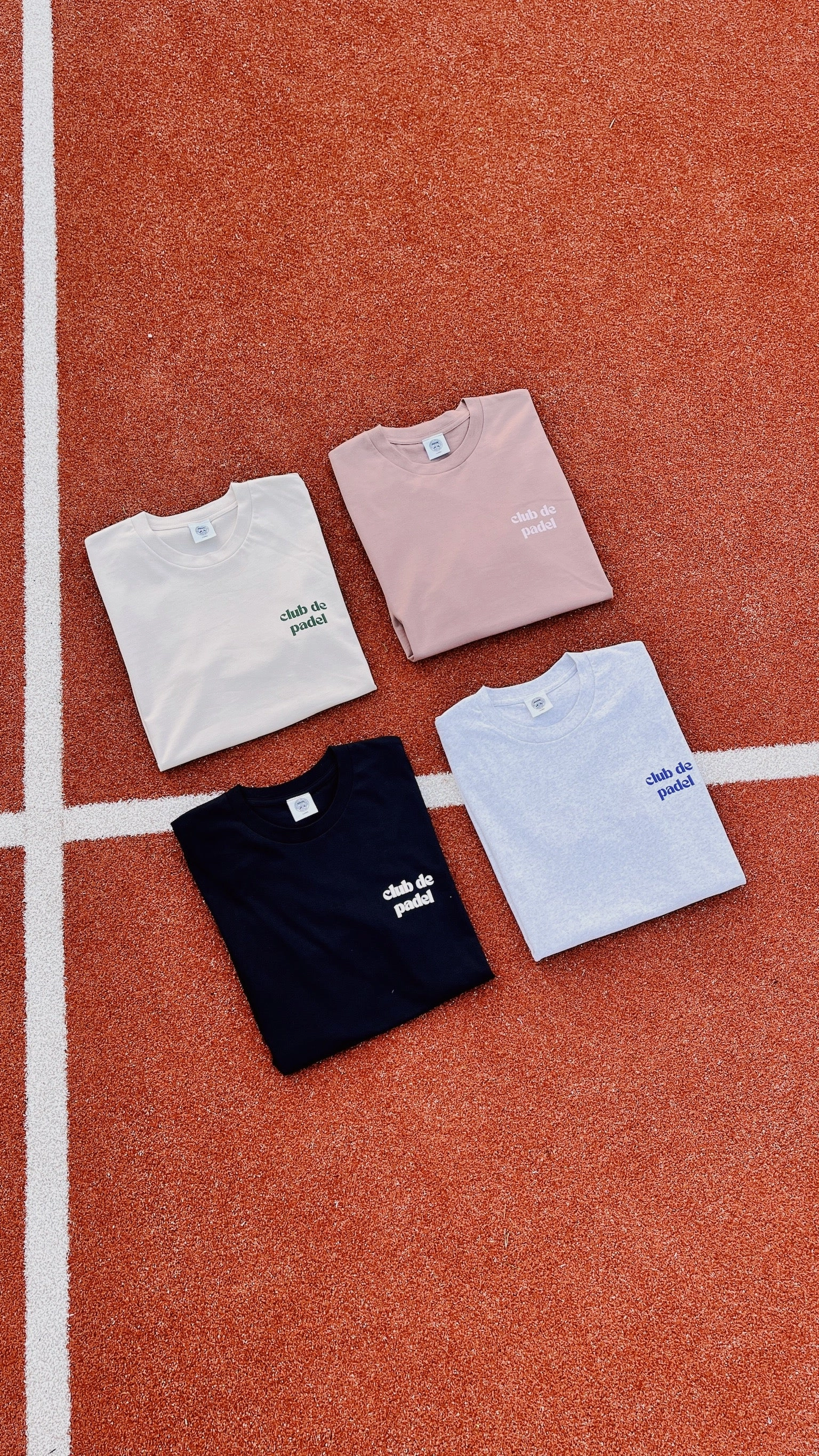 Soft & Smooth Tight fit sexiness Club de Padel Logo Tee - Bone