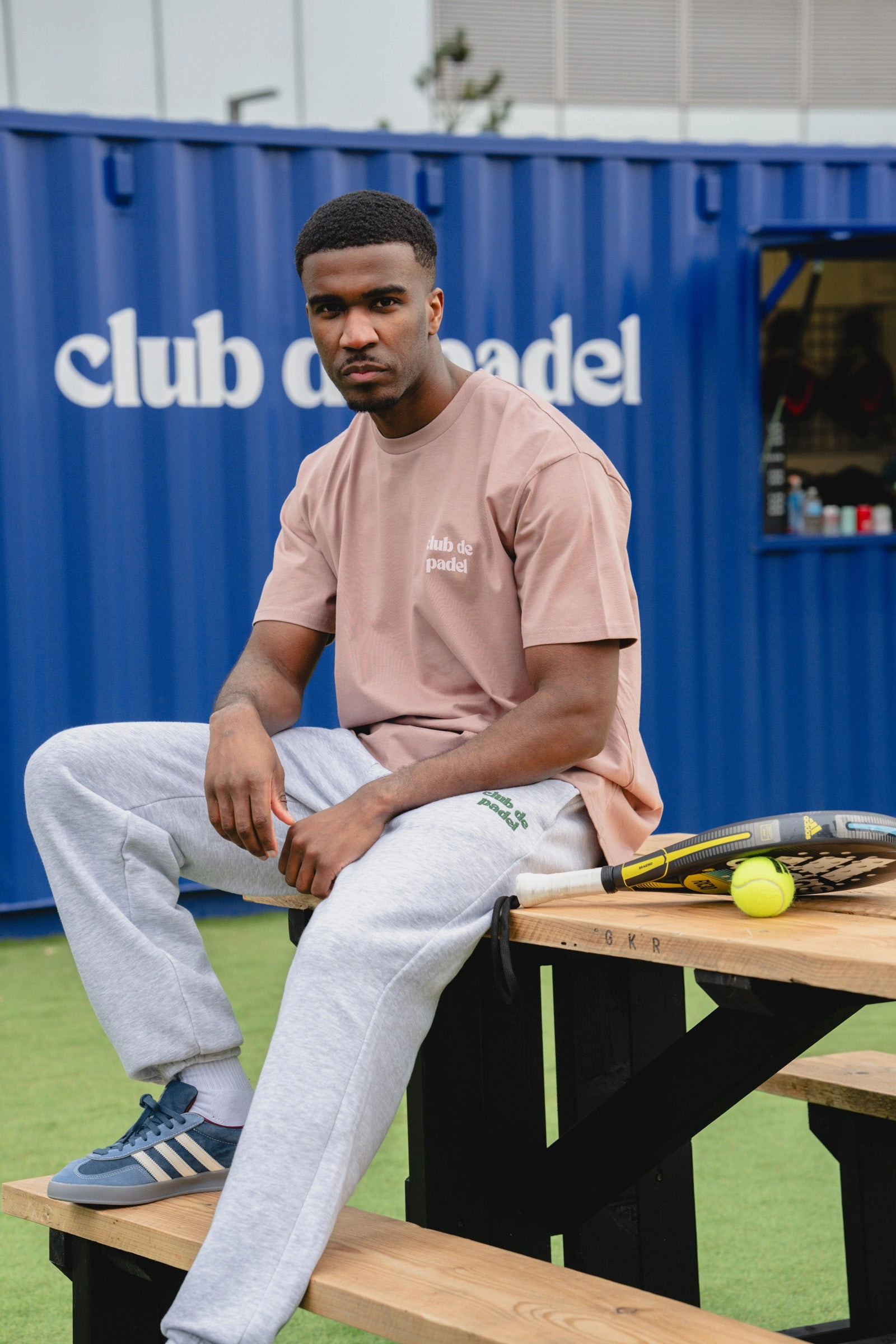 Classic Chic Smart Layering Club de Padel Logo Tee - Dusty Pink