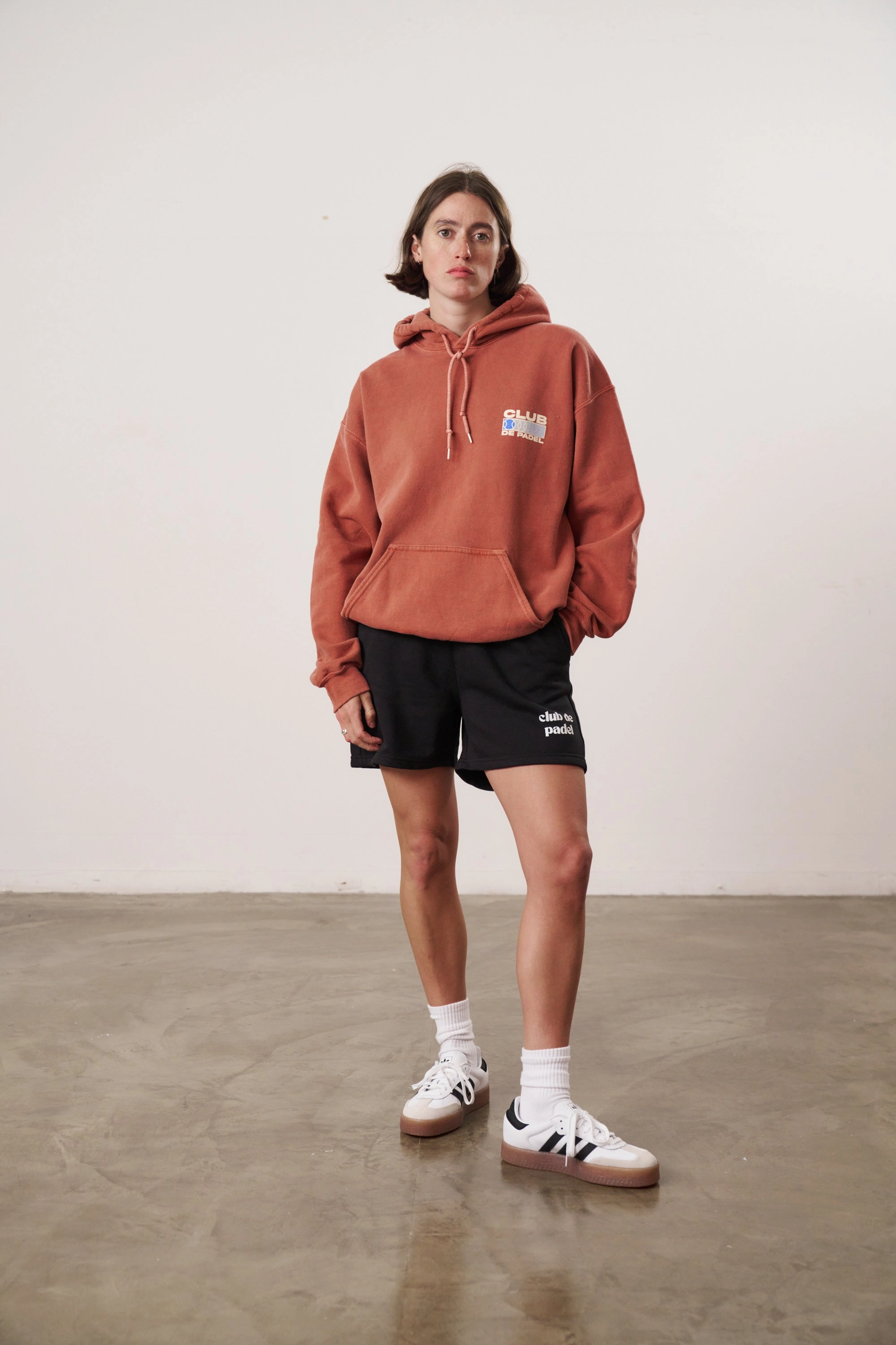 Club de Padel Logo WMNS Jogger Shorts - Black Flexible Stitching