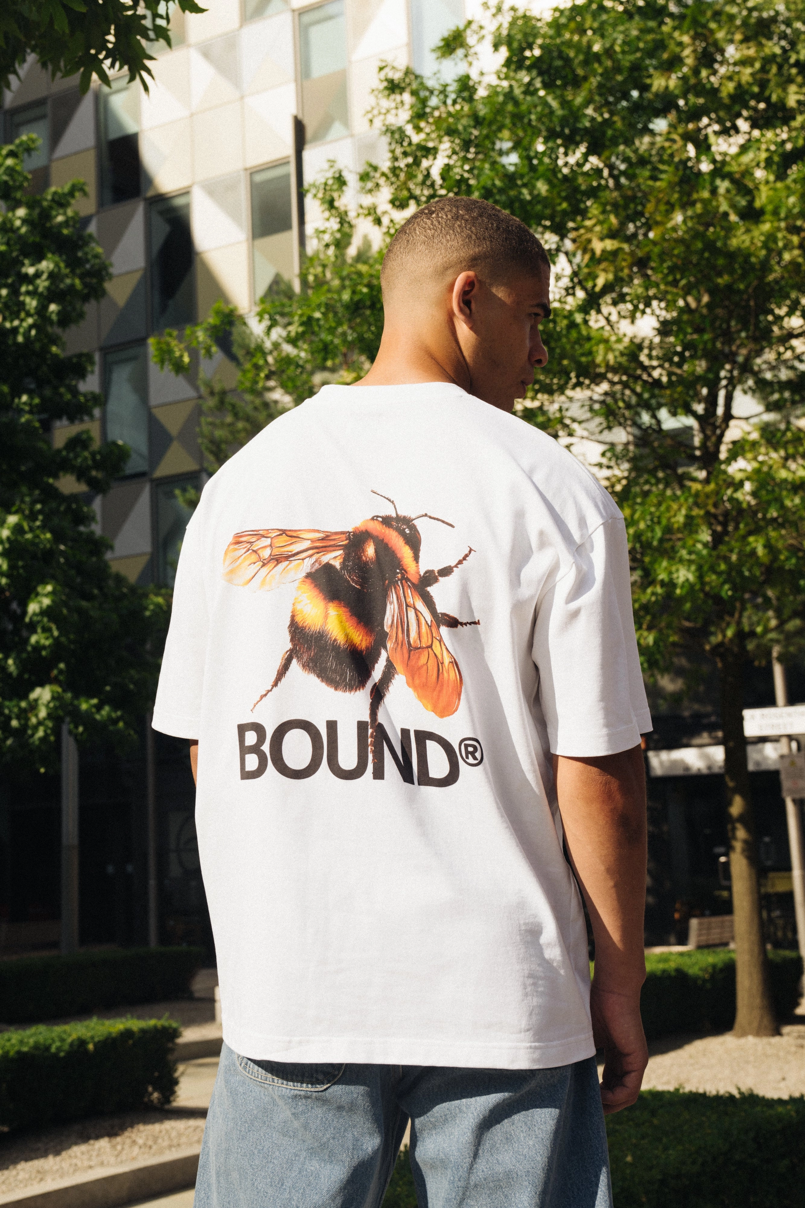 bound Buzzin' Tee - White Effortless Vibe