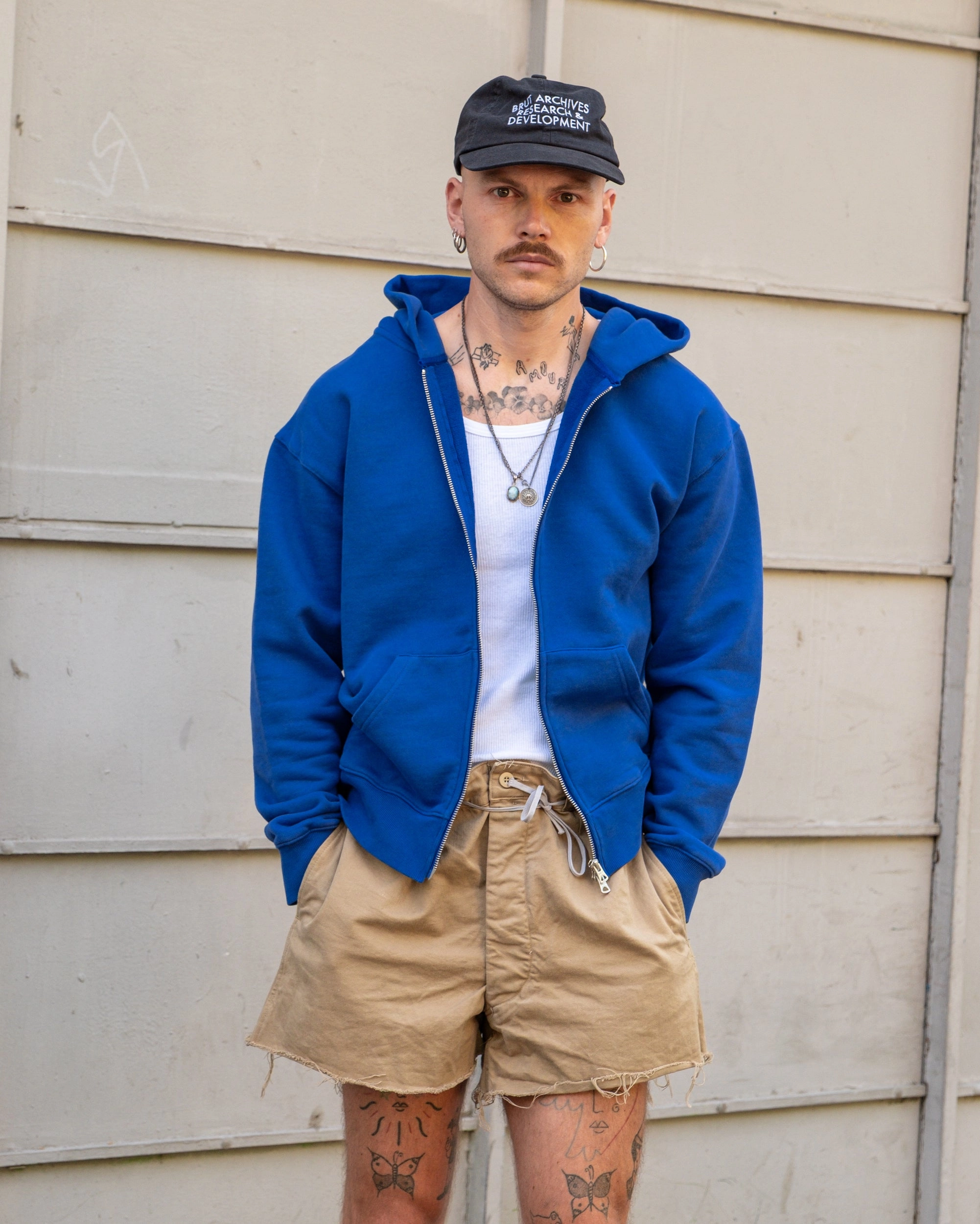 THE ZIP SWEAT Essential Clothing