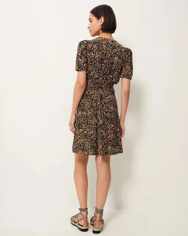Sleek Cut Courte Boutonnee Claudia Dress