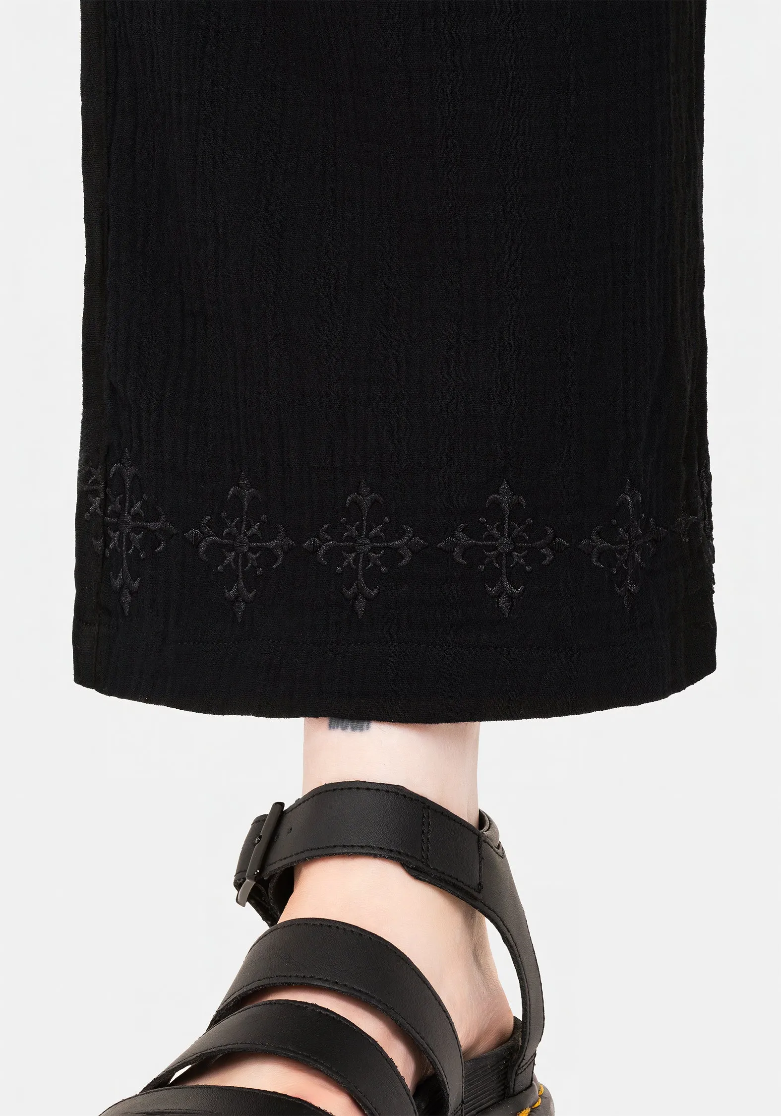 Minimalist Fit Damara Embroidered Cotton Culottes