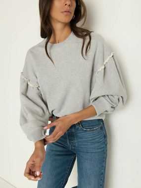 Shane Sweatshirt Versatile Look