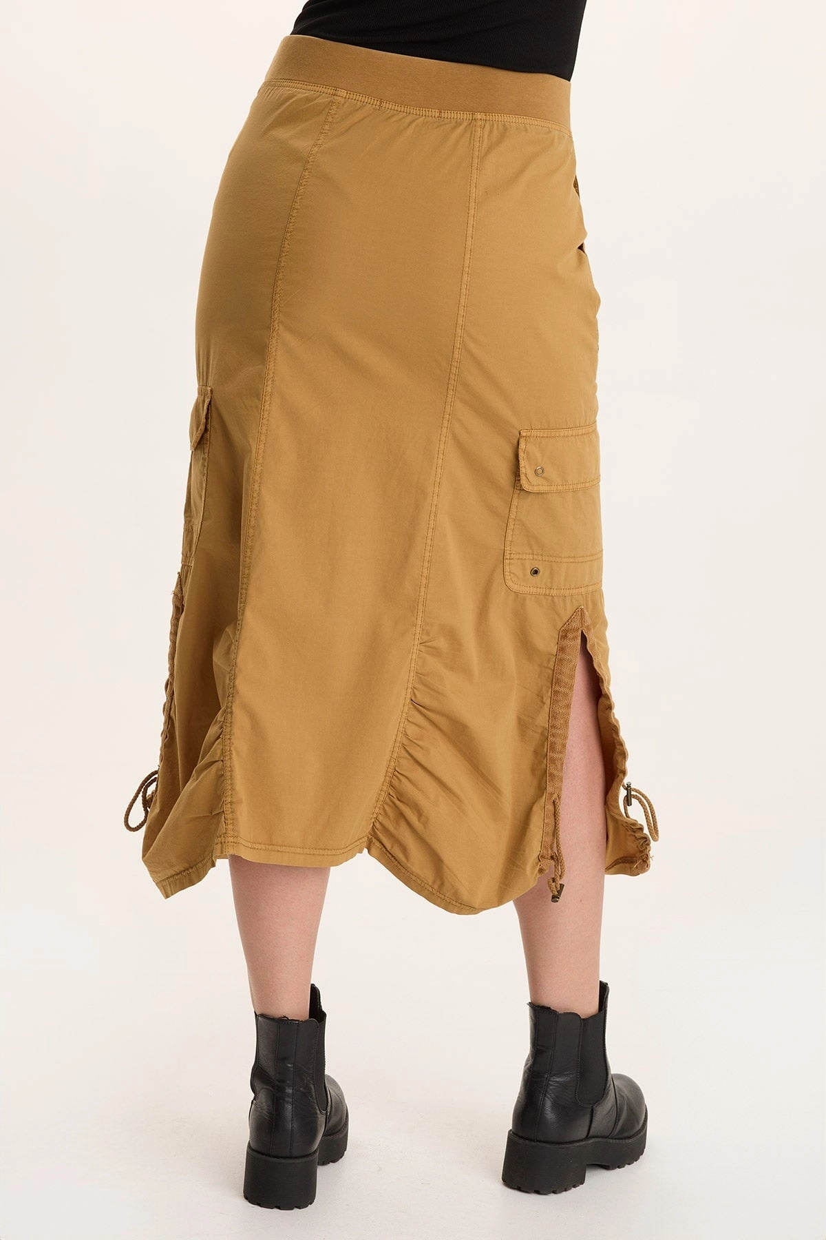 Shea Ruched Detail Cargo Midi Skirt Outfit Shot Modern Luxe