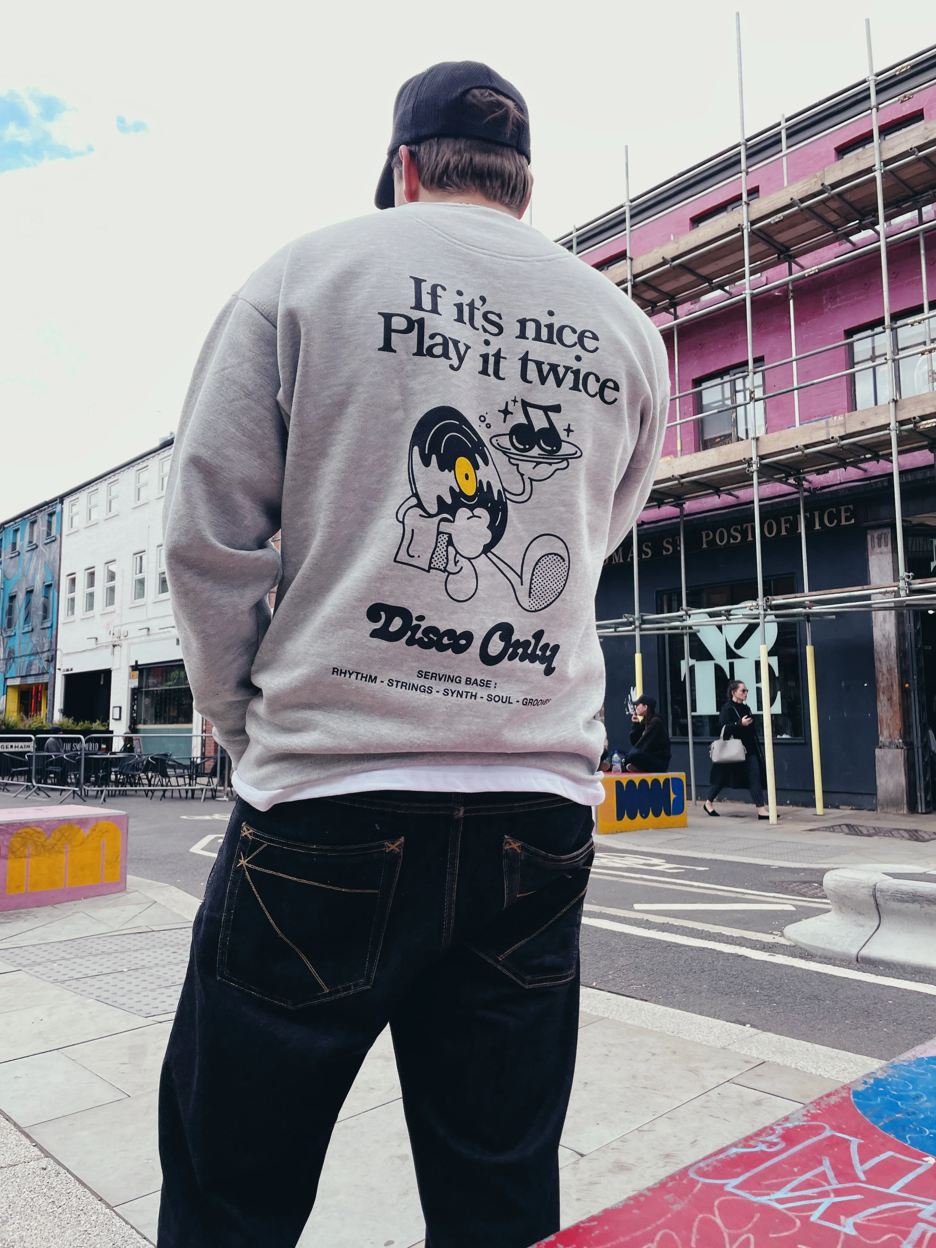 DISCO ONLY 'Play It Twice V2' Sweater - Grey Comfortable fit Chilly Layering