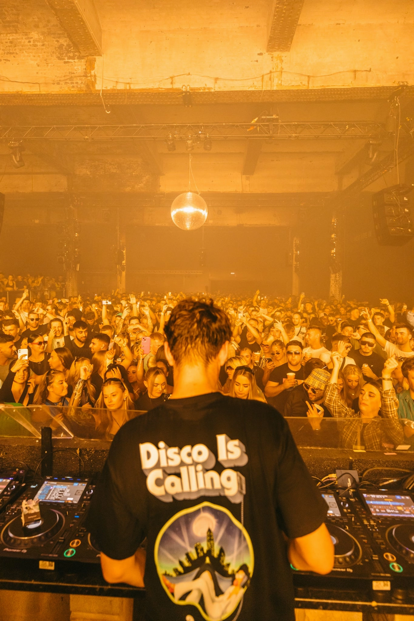 Standard Body Fit DISCO ONLY 'Disco Is Calling' Tee - Black