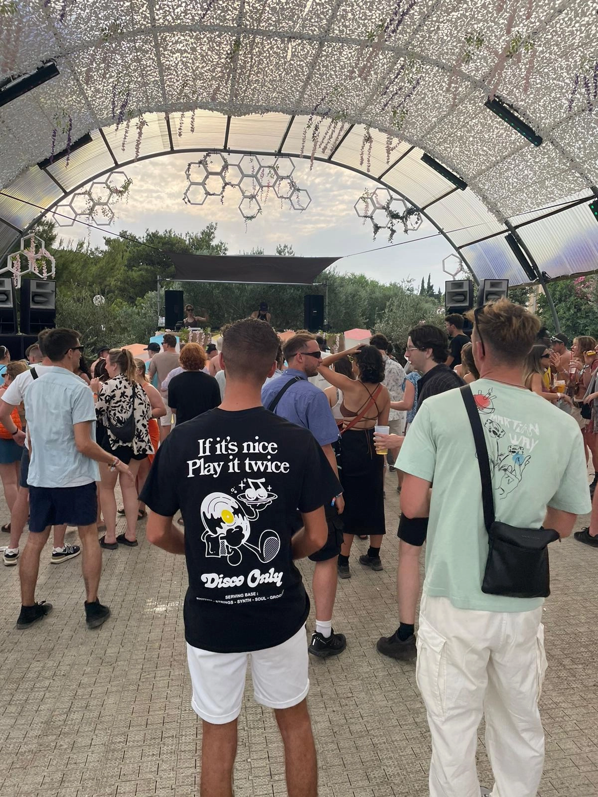 Wrinkle Free Fabric Fashionable Ease DISCO ONLY 'Play it Twice V2' Tee - Black