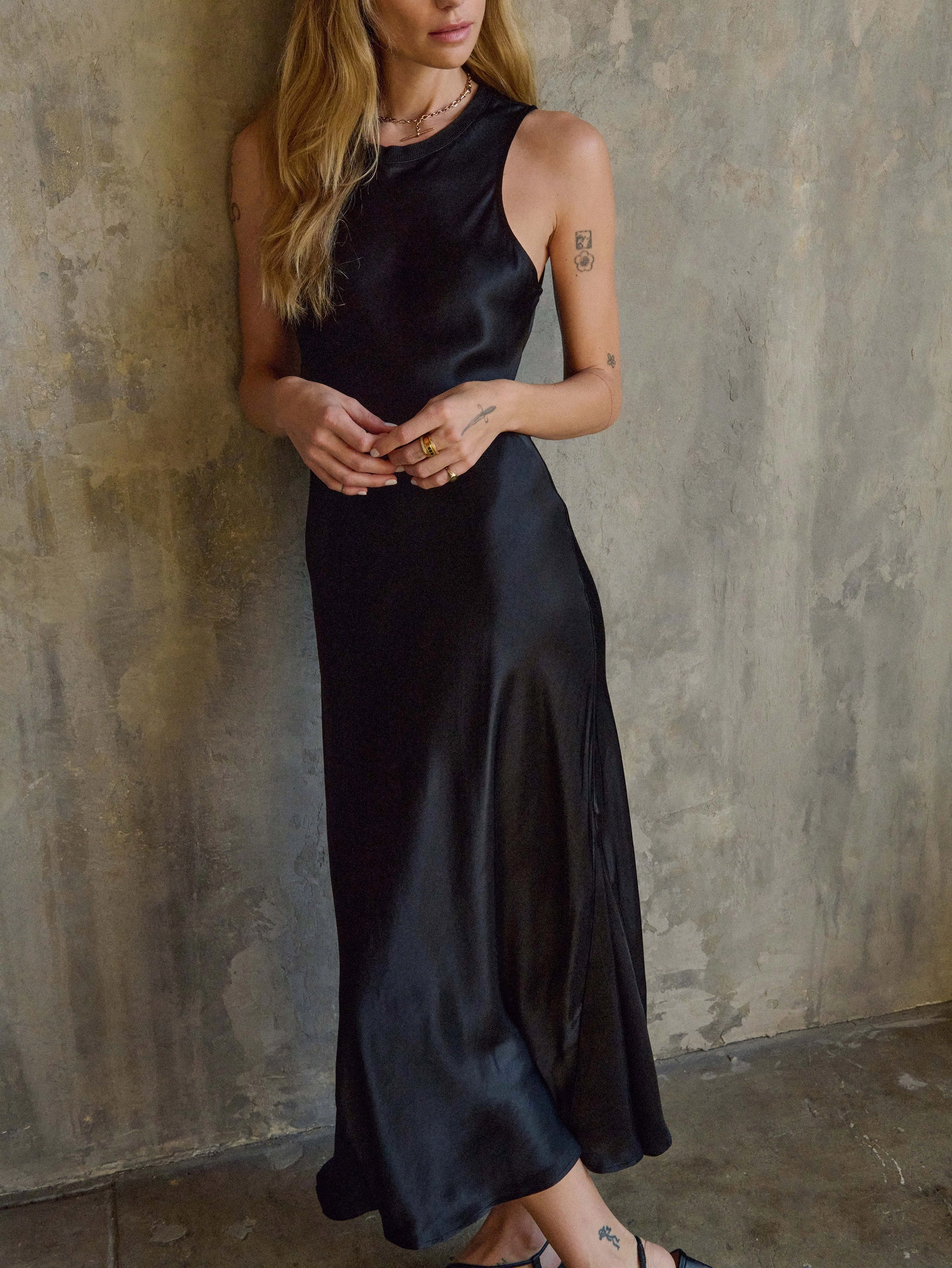 Dulce Midi Dress Sleek Touch