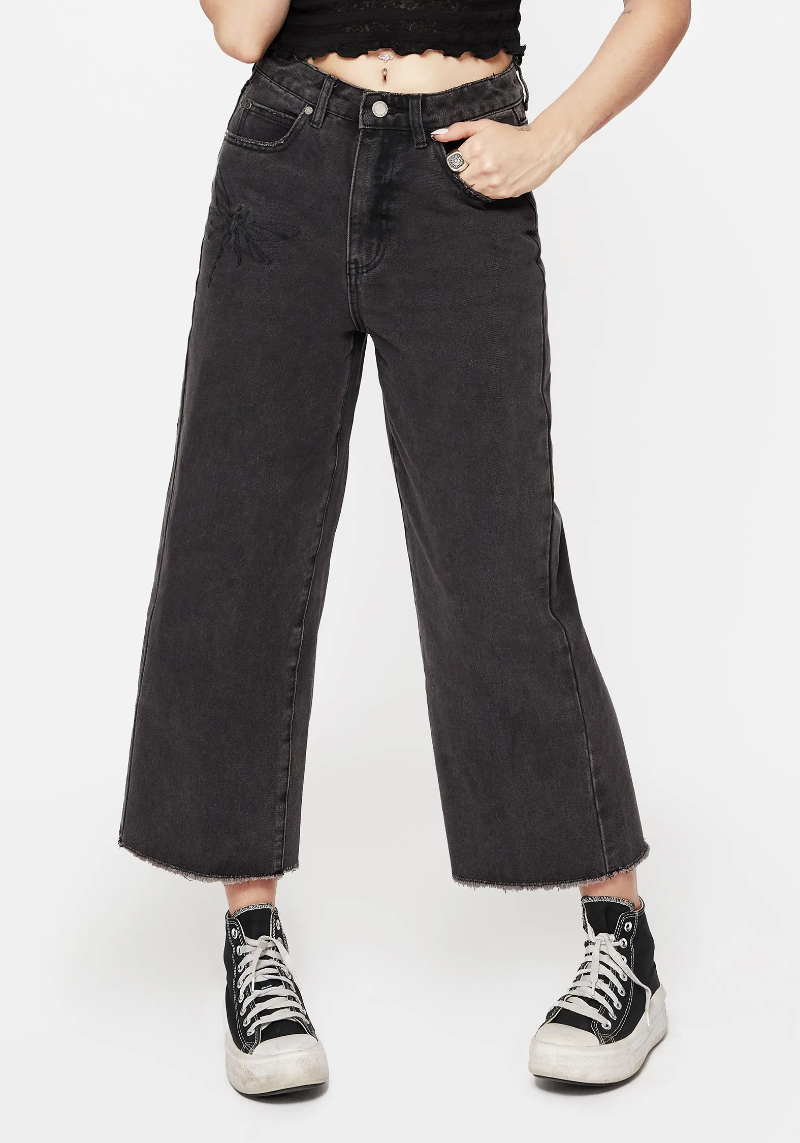 Sporty Comfort Wear Urban Look Dragonfly Embroidered Wide Leg Denim Culotte Jeans