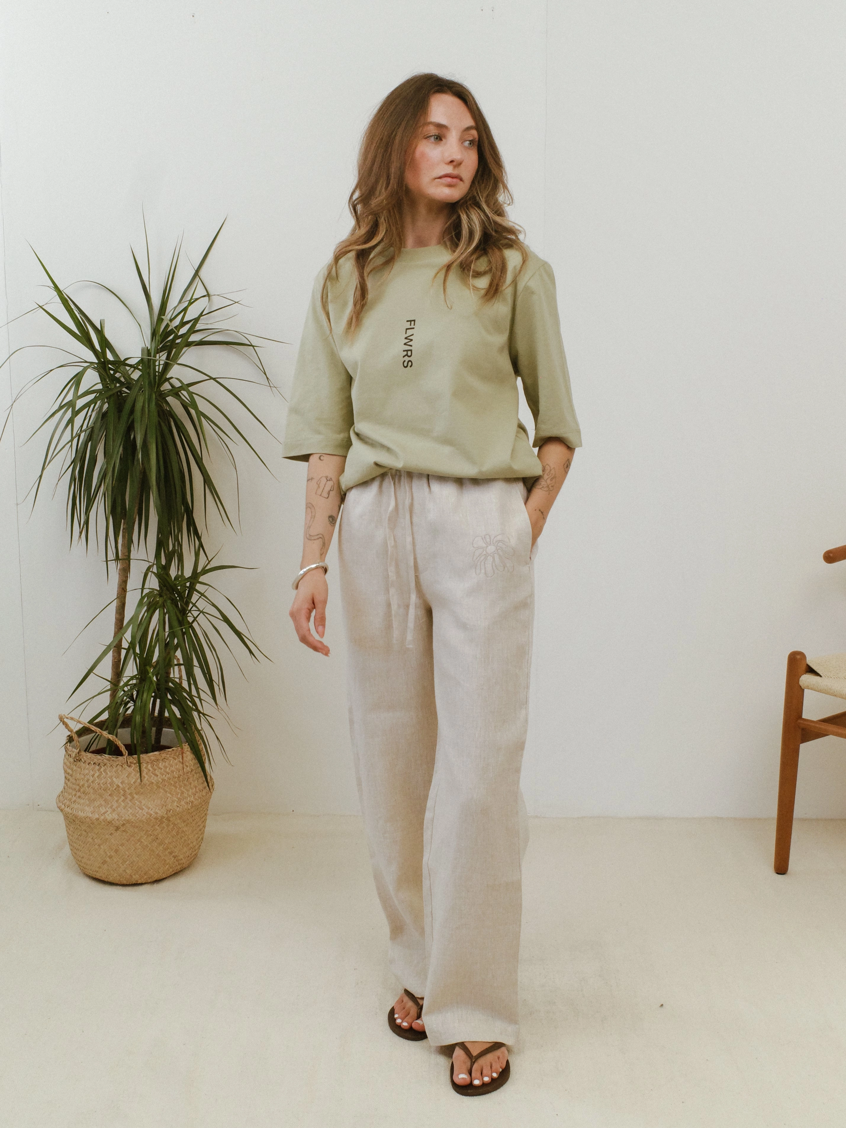 CompressionFitFabric Light support FLWRS Embroidered Linen Trousers - Natural