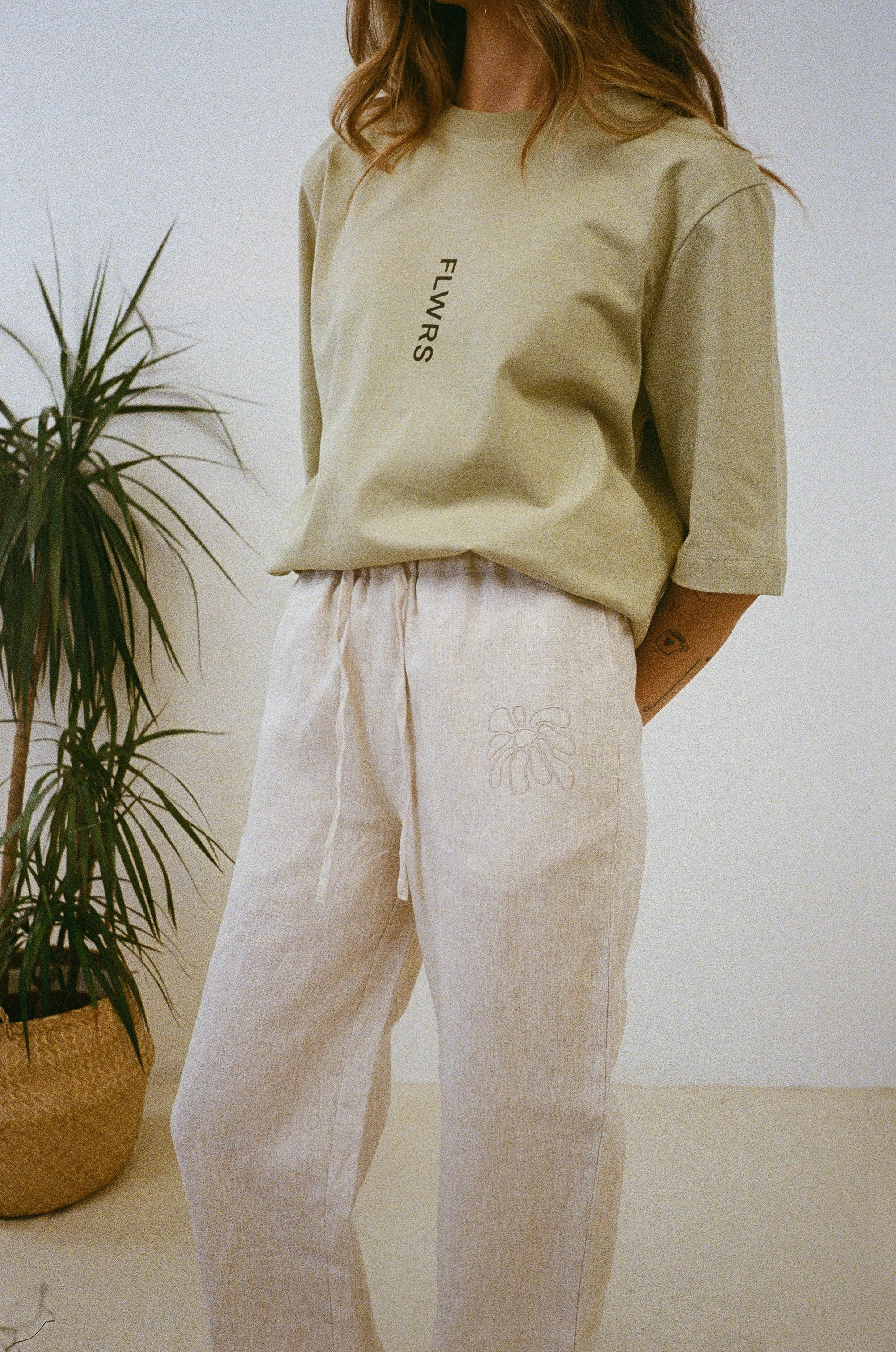 Odor Control Technology Hygienic Inner Layer FLWRS Embroidered Linen Trousers - Natural