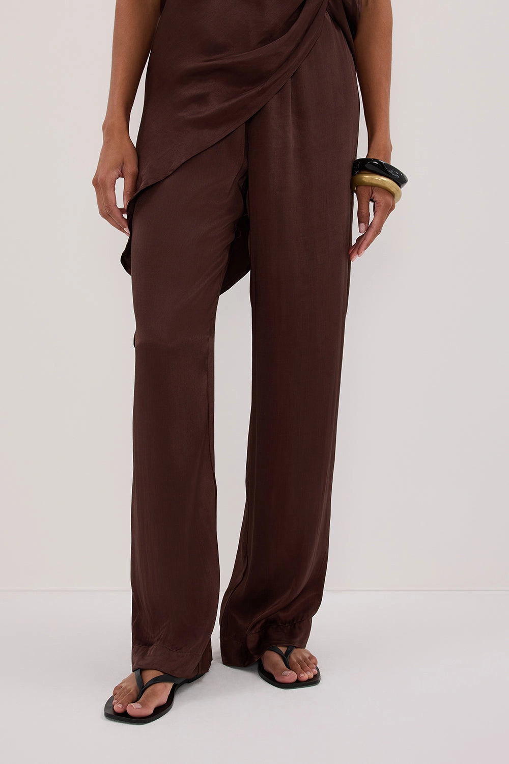 MONICA BITTER CHOC SATIN PANT Training Wear