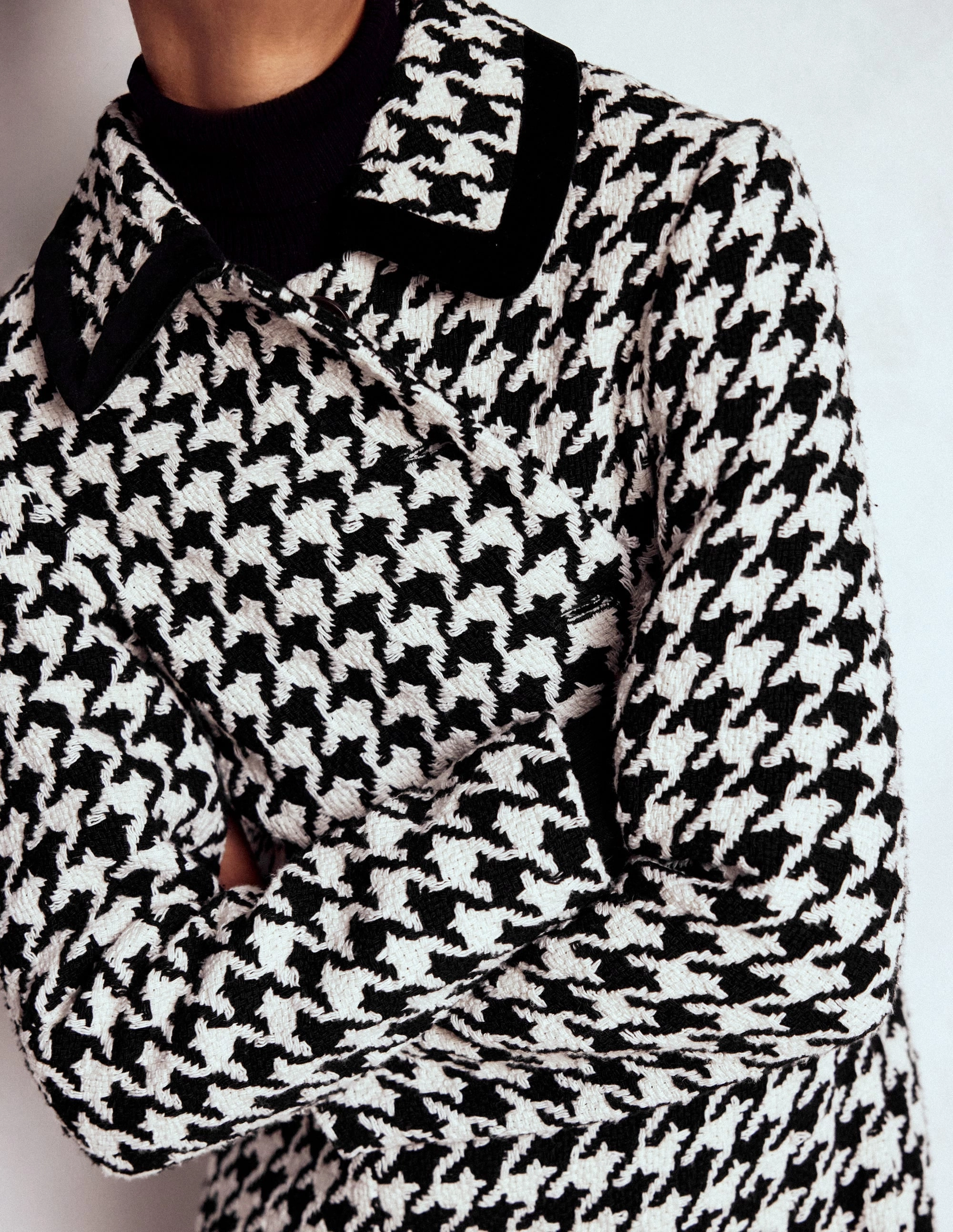Edinburgh Swing Coat-Black Dogstooth Thick Fabric