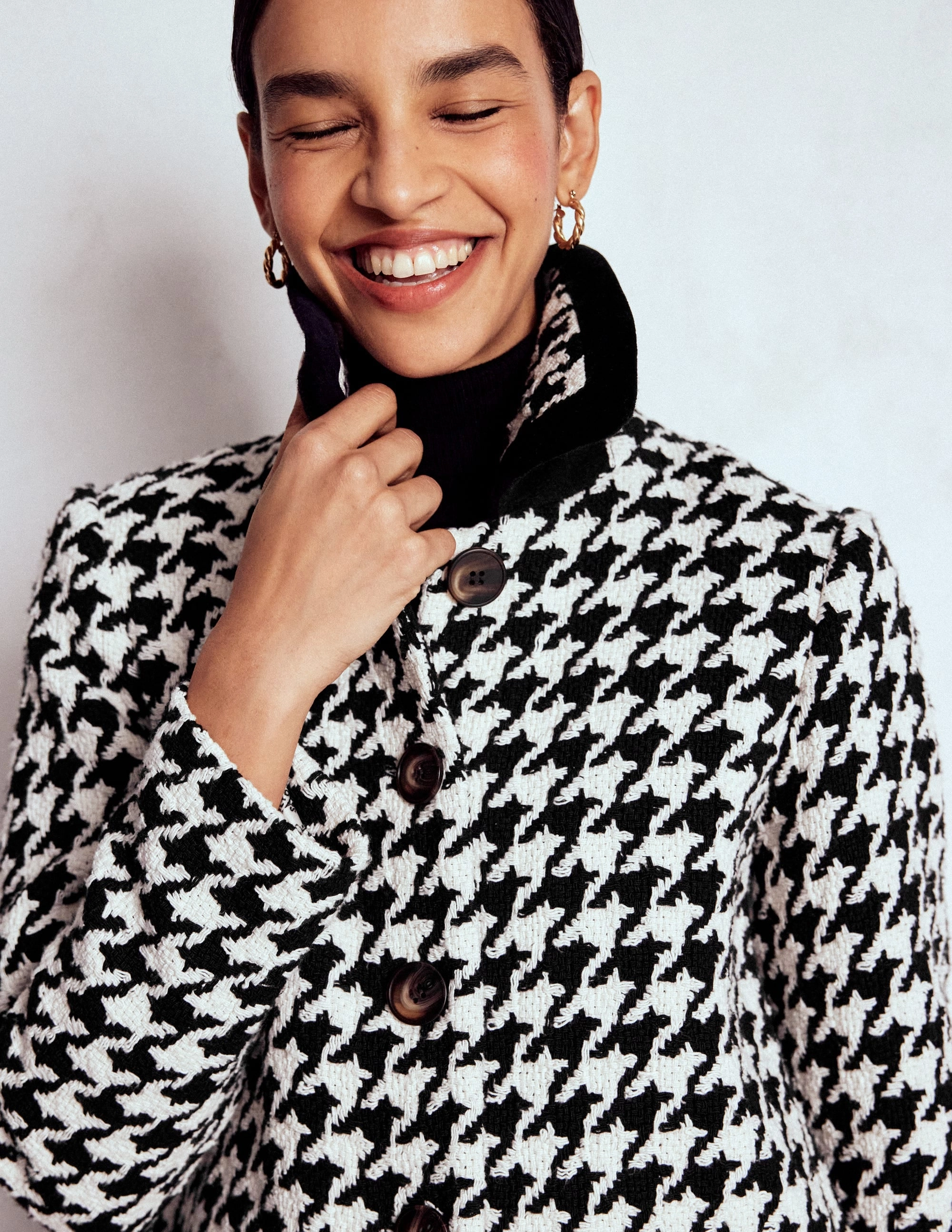 Compact Packable Feature Everyday Urban Style Edinburgh Swing Coat-Black Dogstooth