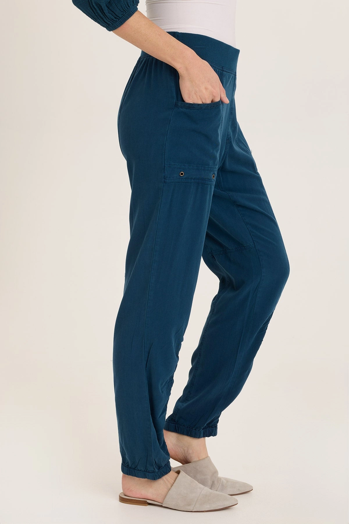 Squire Twill Banded Hem Casual Pant Anti Pilling Fabric slim fit