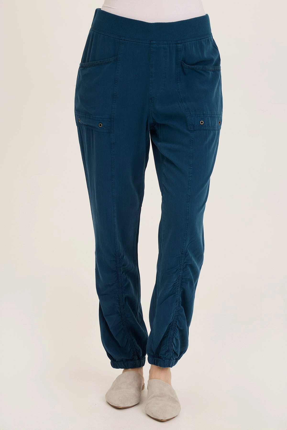 Squire Twill Banded Hem Casual Pant Light and Cushioned