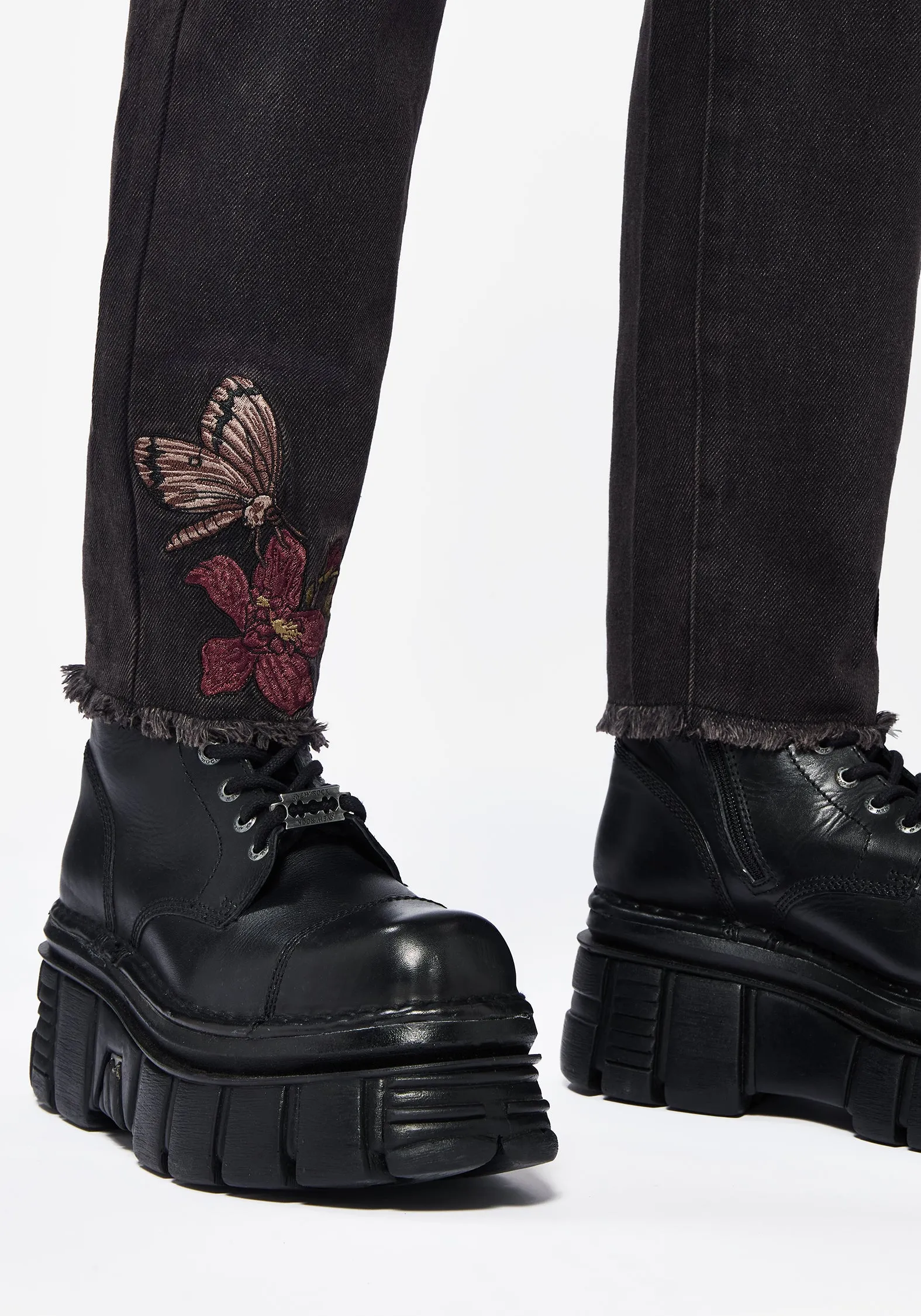 Core Essential Full Flex Valeria Floral Moth Embroidered Mom Jeans