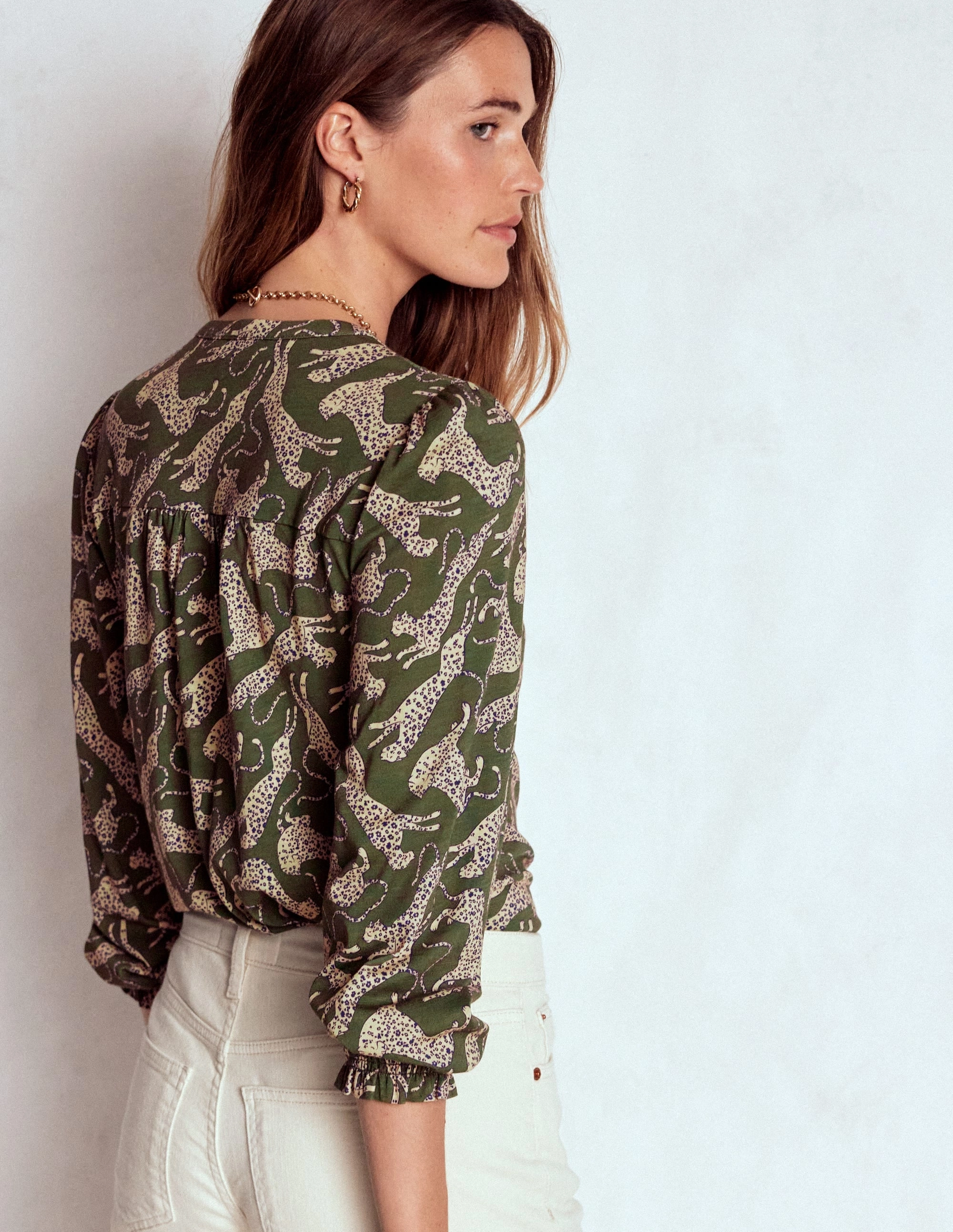 MultiPanelConstruction Elsa Smocked Yoke Jersey Shirt-Green, Leaping Leopard Adjustable Cuff